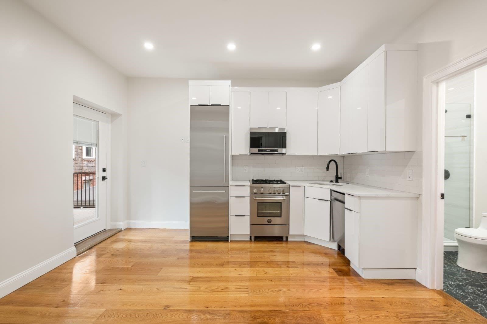 Condominium at 166-168 Salem Street # 7, Boston MA 02113, Boston, photo 4 of 25