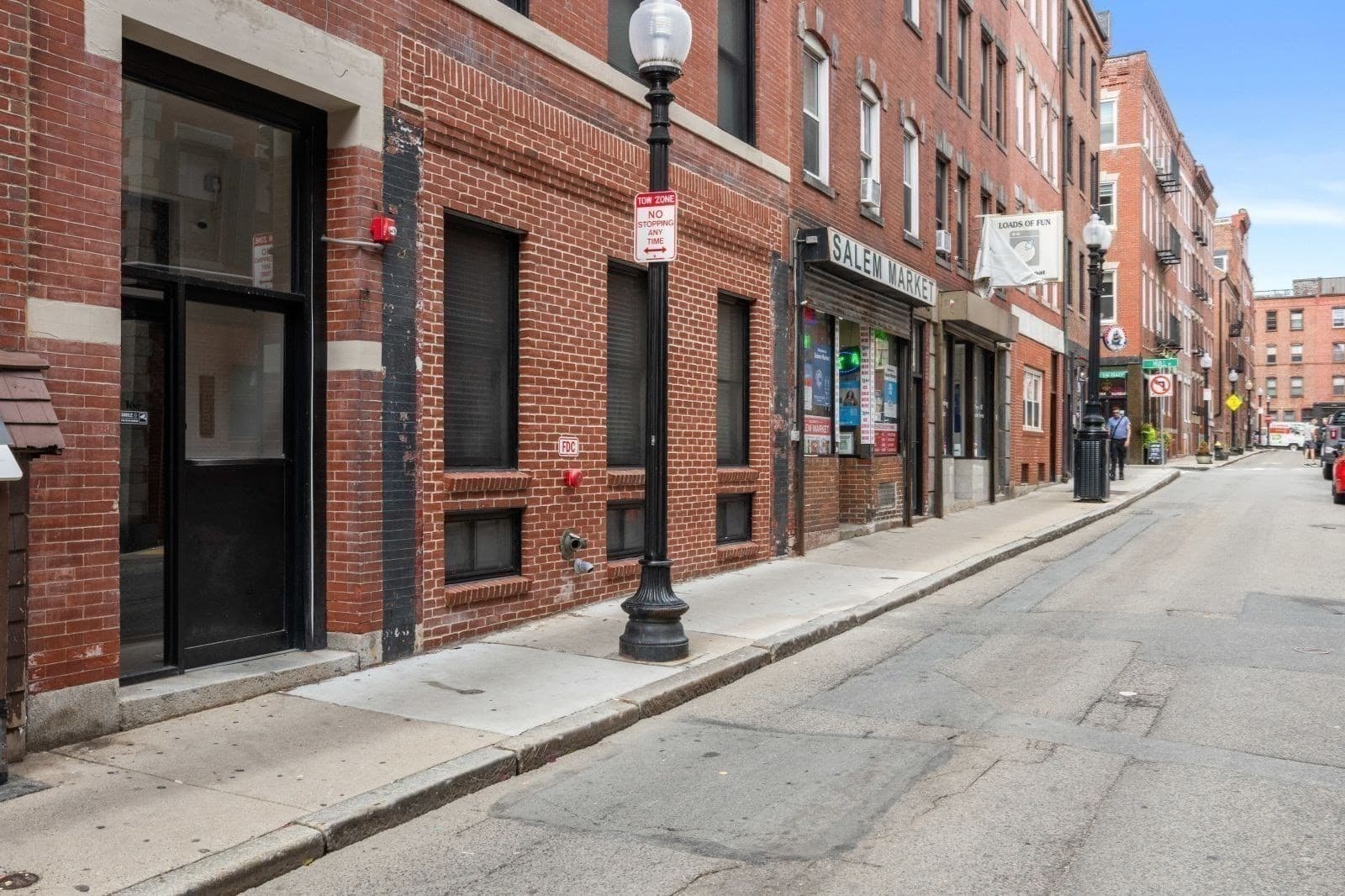 Condominium at 166-168 Salem Street # 7, Boston MA 02113, Boston, photo 21 of 25