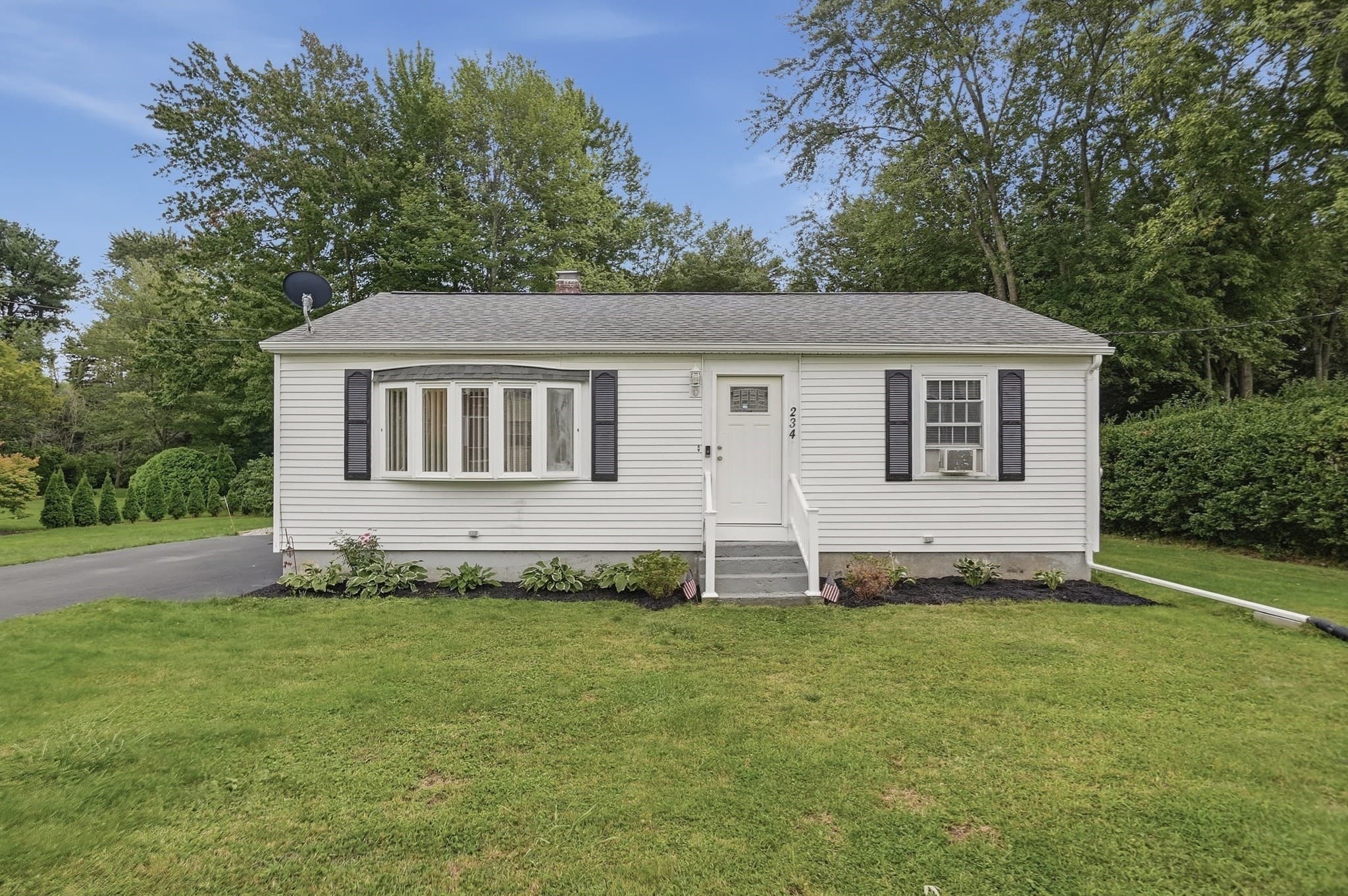 Single Family Residence at 234 Cohasset Street, Worcester MA 01604, Worcester, photo 2 of 29