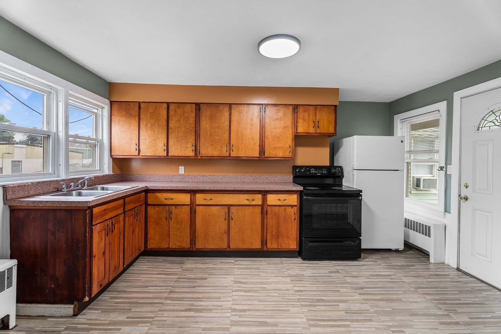 Multi Family at 163-165 Central St, Leominster MA 01453, Leominster, photo 2 of 26