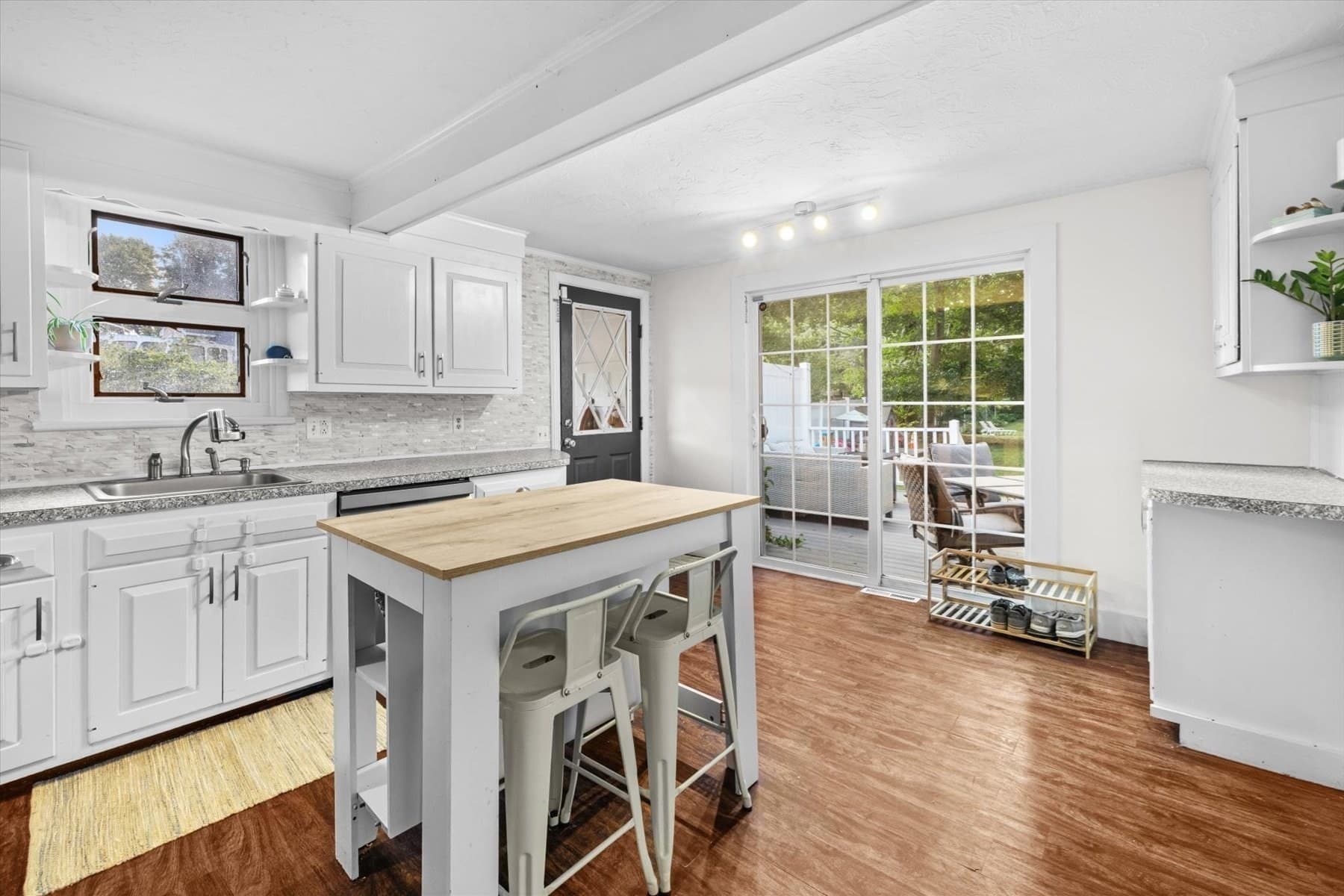 Single Family Residence at 77 South St, Plymouth MA 02360, photo 7 of 18