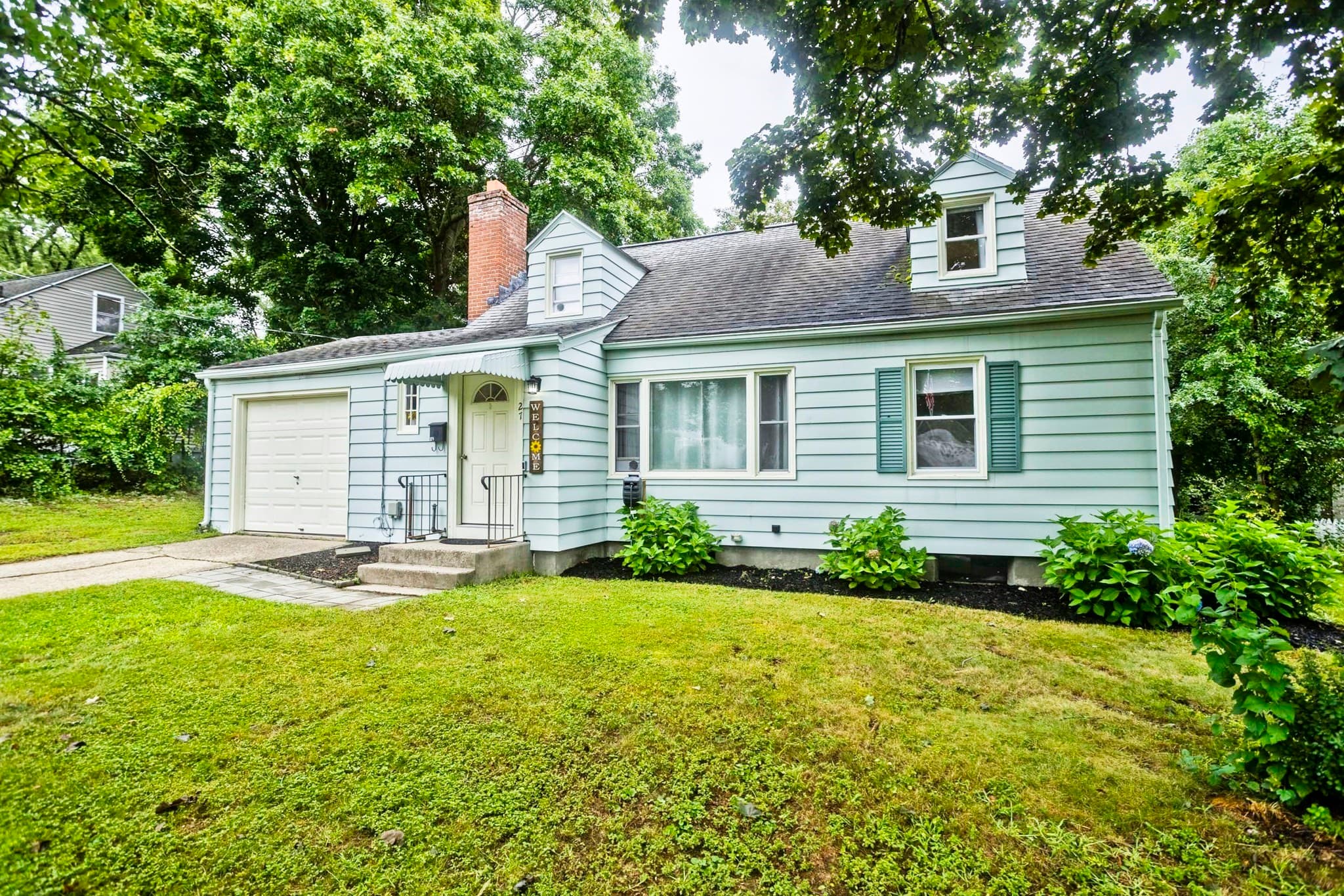27 Lexington Ave, South Hadley MA 01075