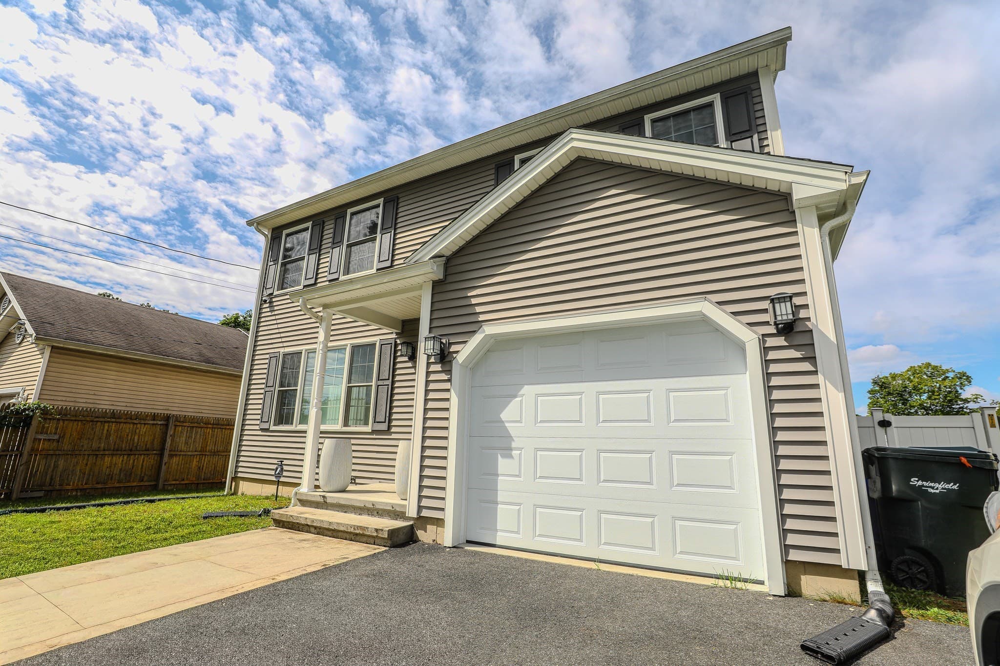 Single Family Residence at 122 Ambrose St, Springfield MA 01109, Springfield, photo 2 of 36
