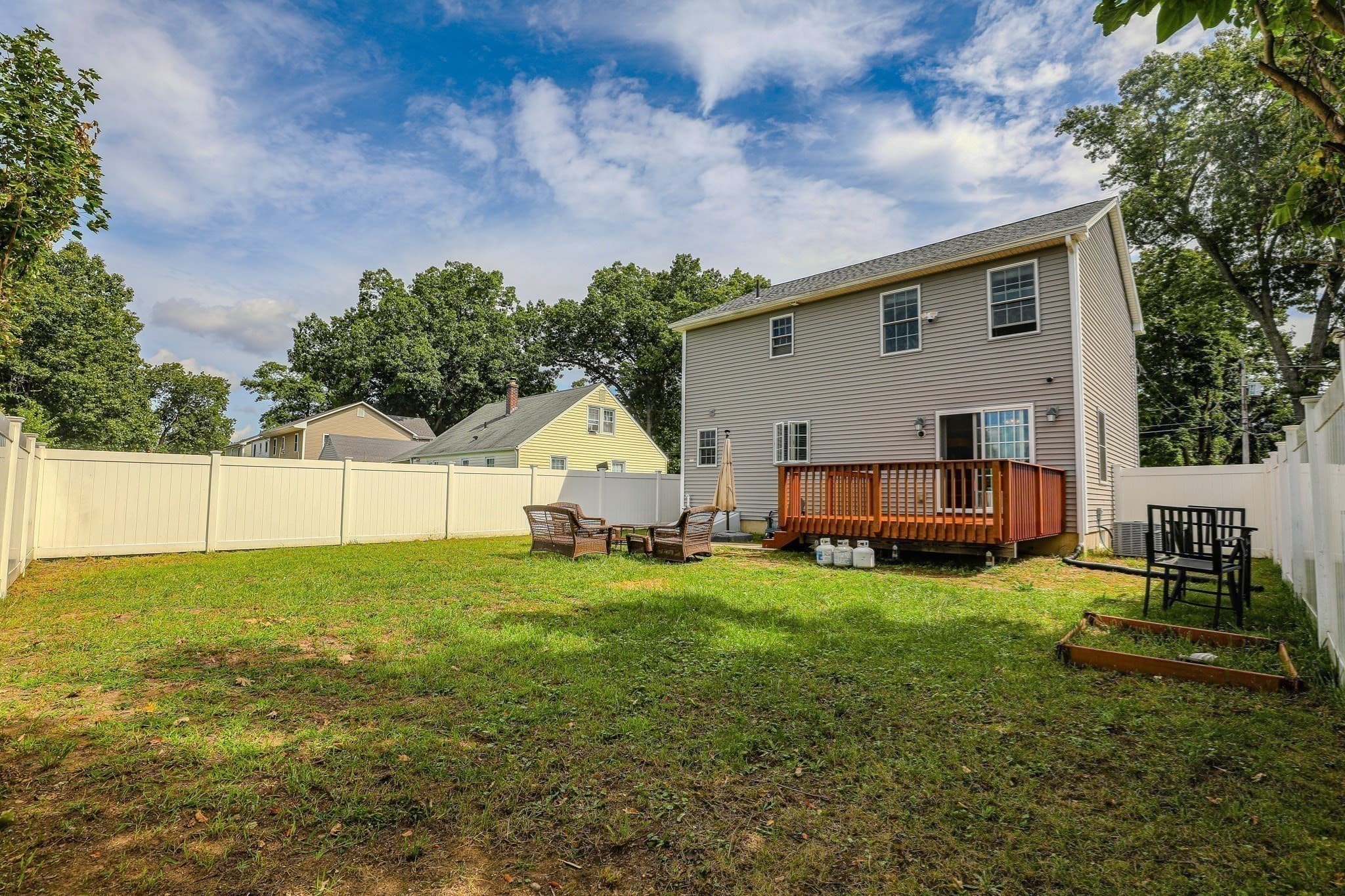 Single Family Residence at 122 Ambrose St, Springfield MA 01109, Springfield, photo 33 of 36