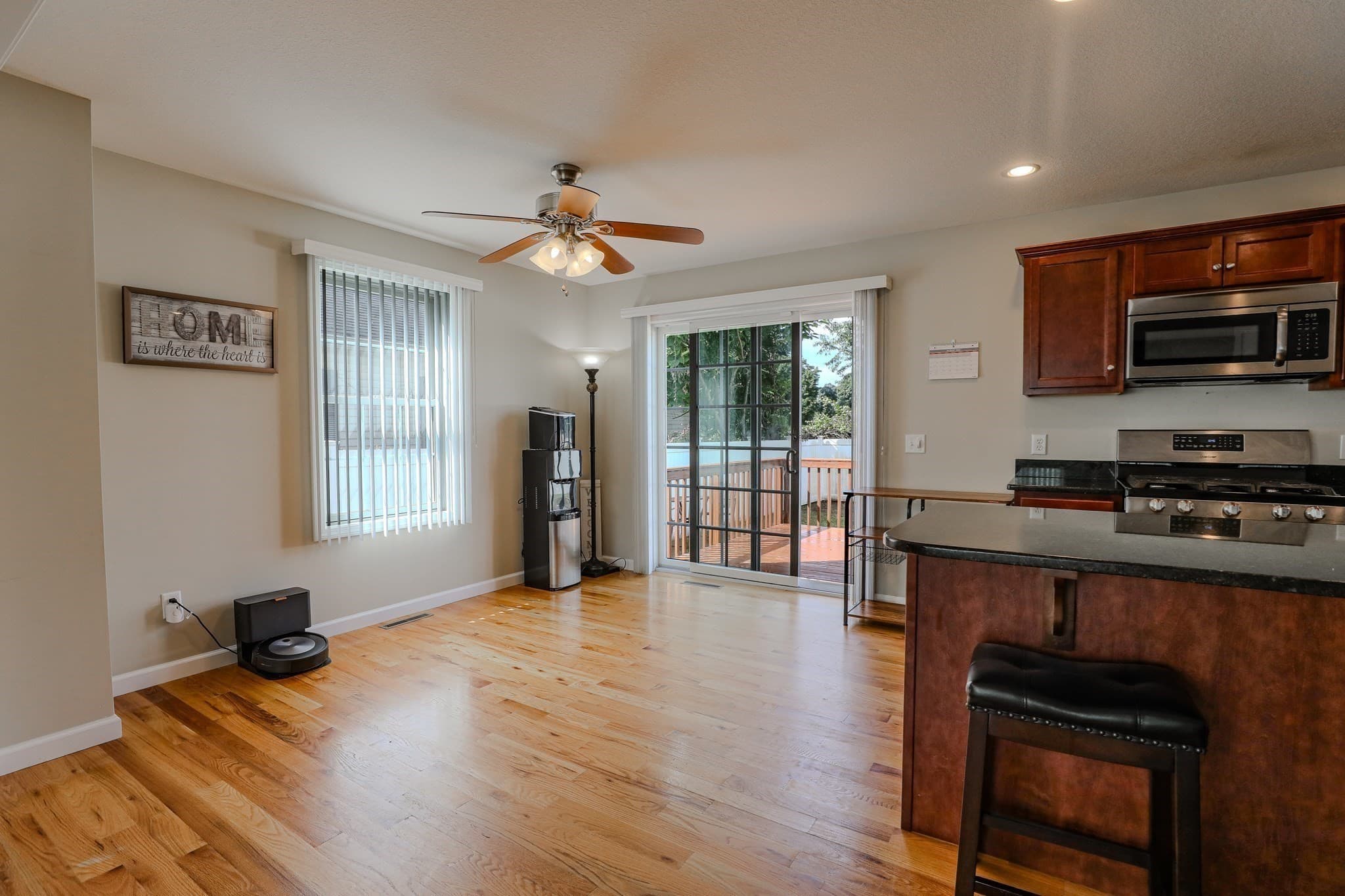 Single Family Residence at 122 Ambrose St, Springfield MA 01109, Springfield, photo 14 of 36