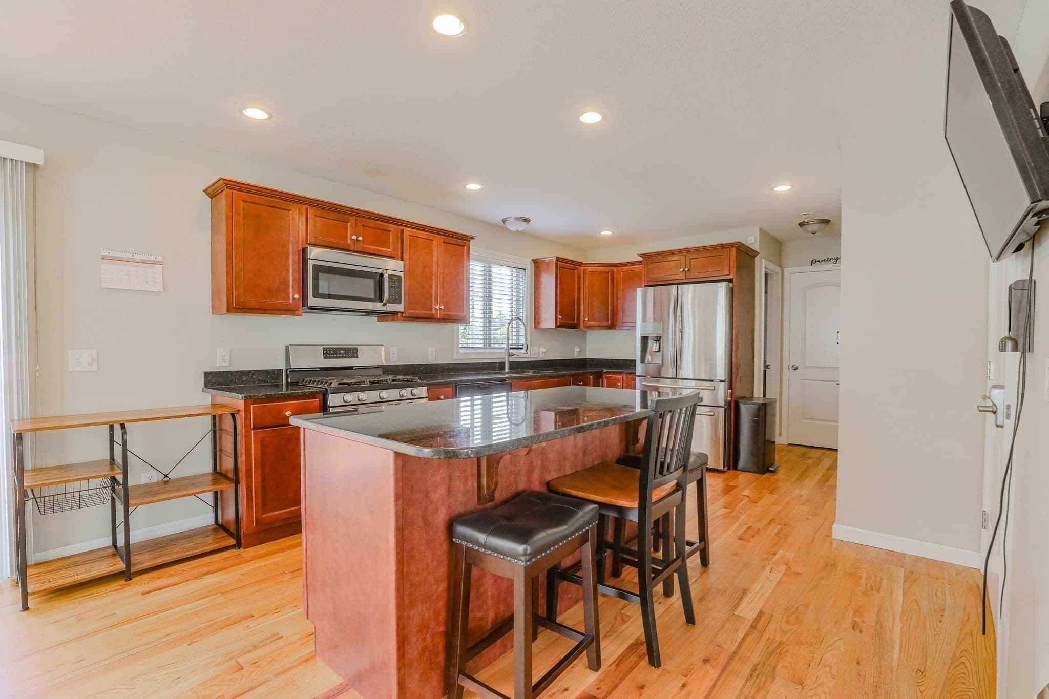 Single Family Residence at 122 Ambrose St, Springfield MA 01109, Springfield, photo 18 of 36