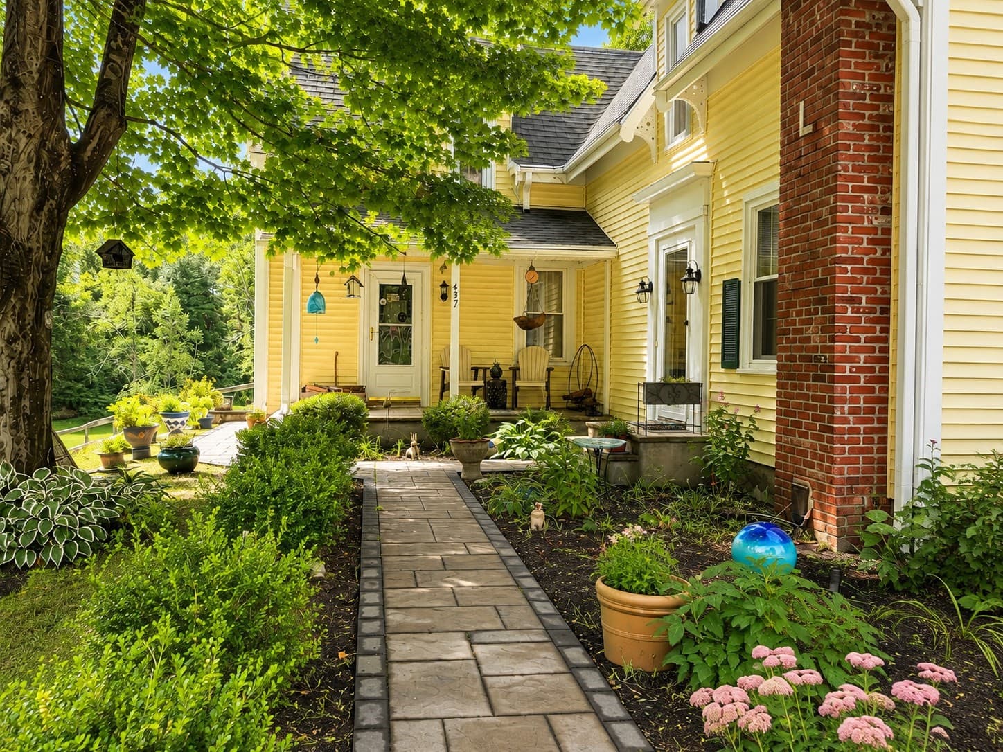 437 High St, Hanson MA 02341