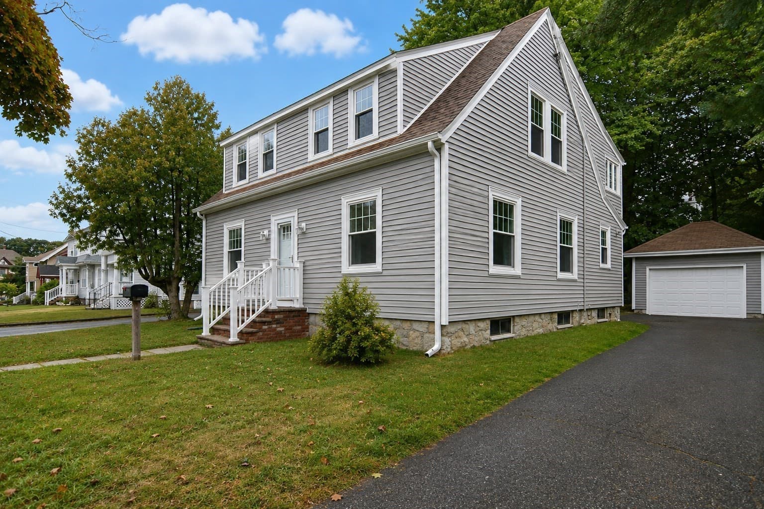 2 Family - 2 Units Up/Down at 3 Oakwood Ave, Lawrence MA 01841, Lawrence, photo 2 of 32