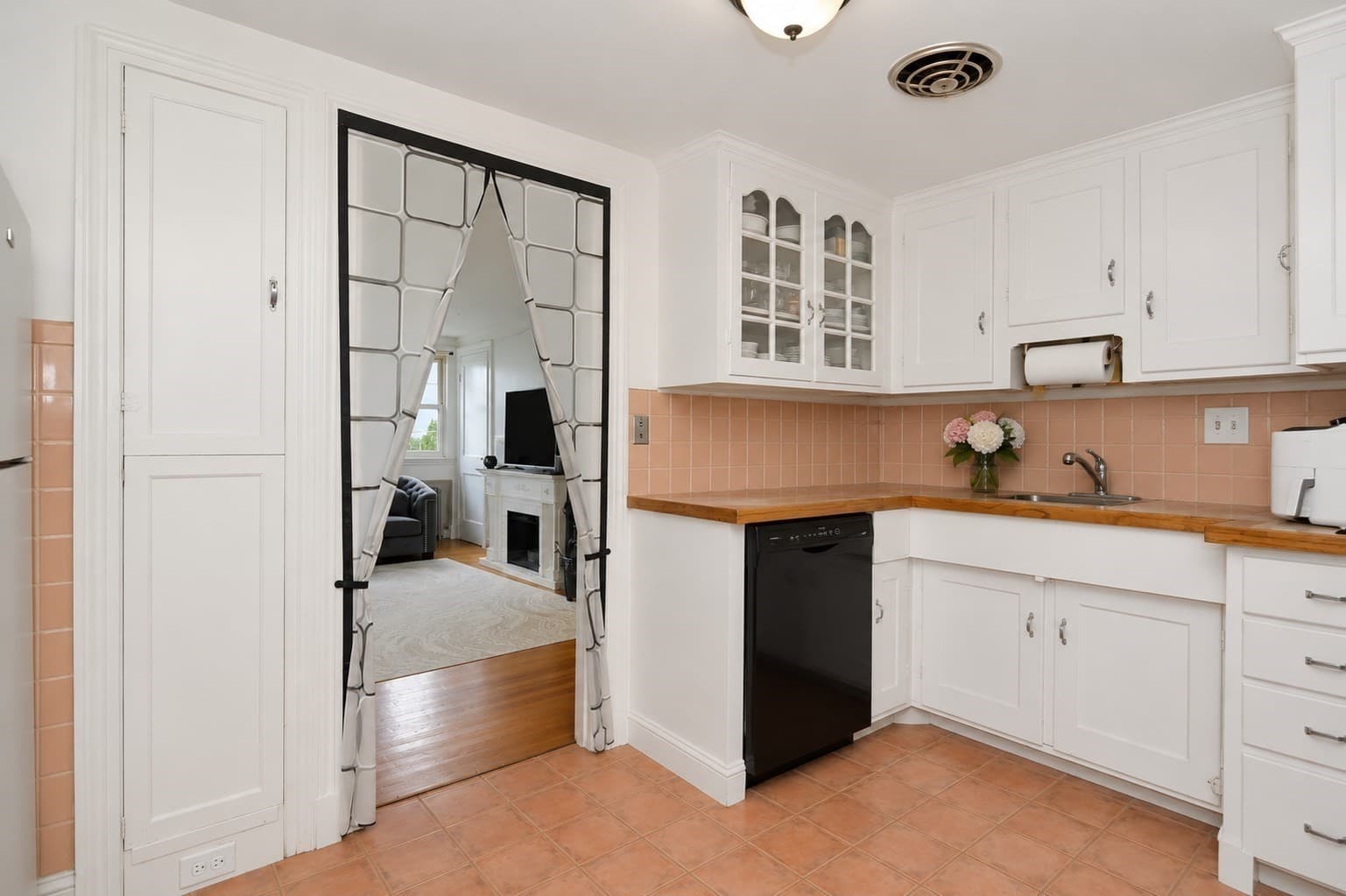 2 Family - 2 Units Up/Down at 3 Oakwood Ave, Lawrence MA 01841, Lawrence, photo 19 of 32
