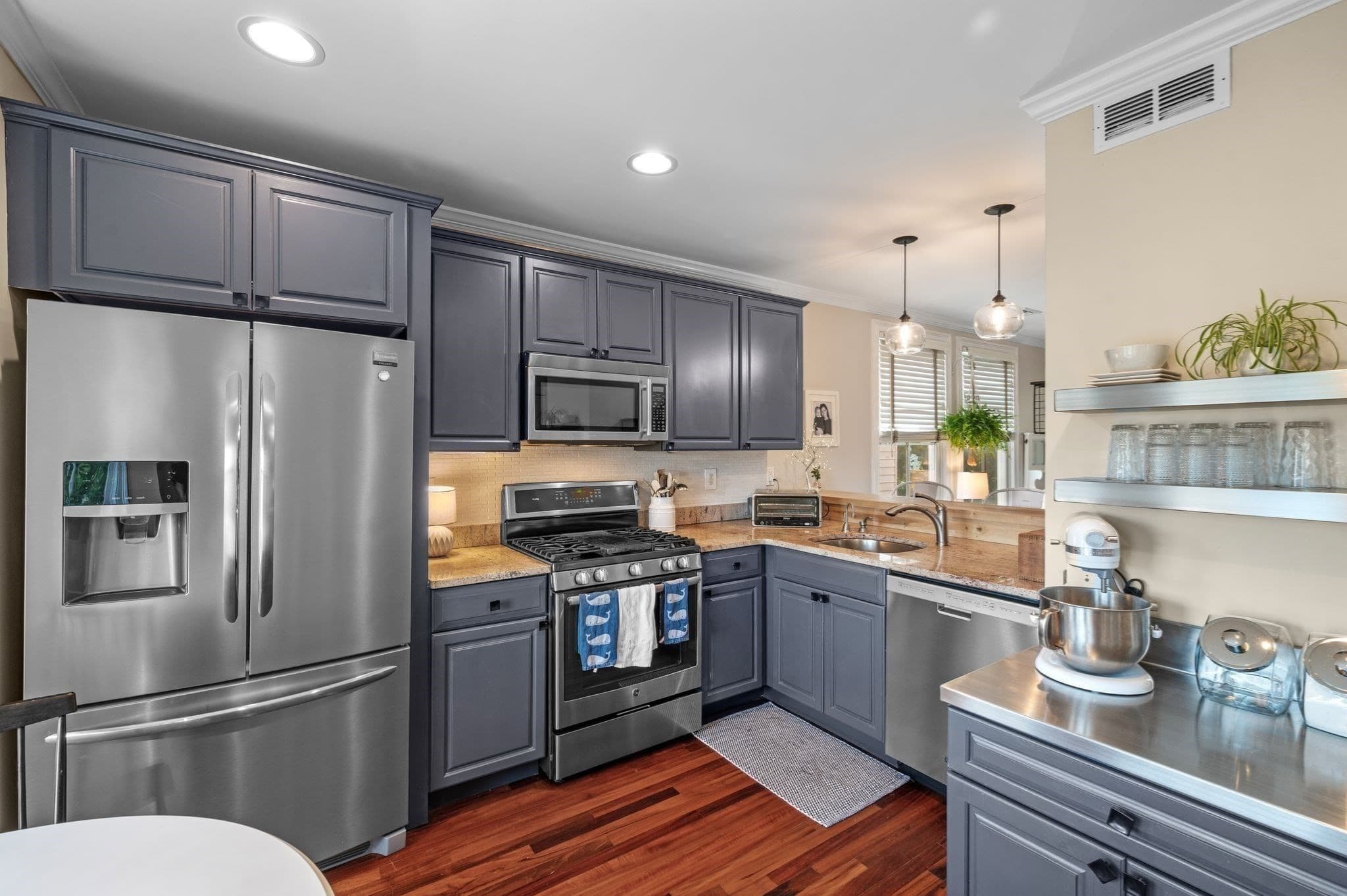 Condominium at 26 Village St # 2, Marblehead MA 01945, Marblehead, photo 2 of 25