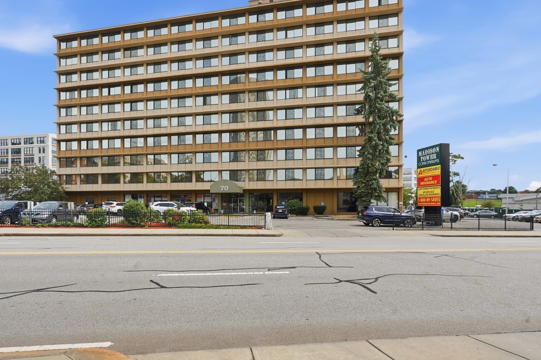 Condominium at 70 Southbridge St # 402, Worcester MA 01608, Worcester, photo 3 of 32