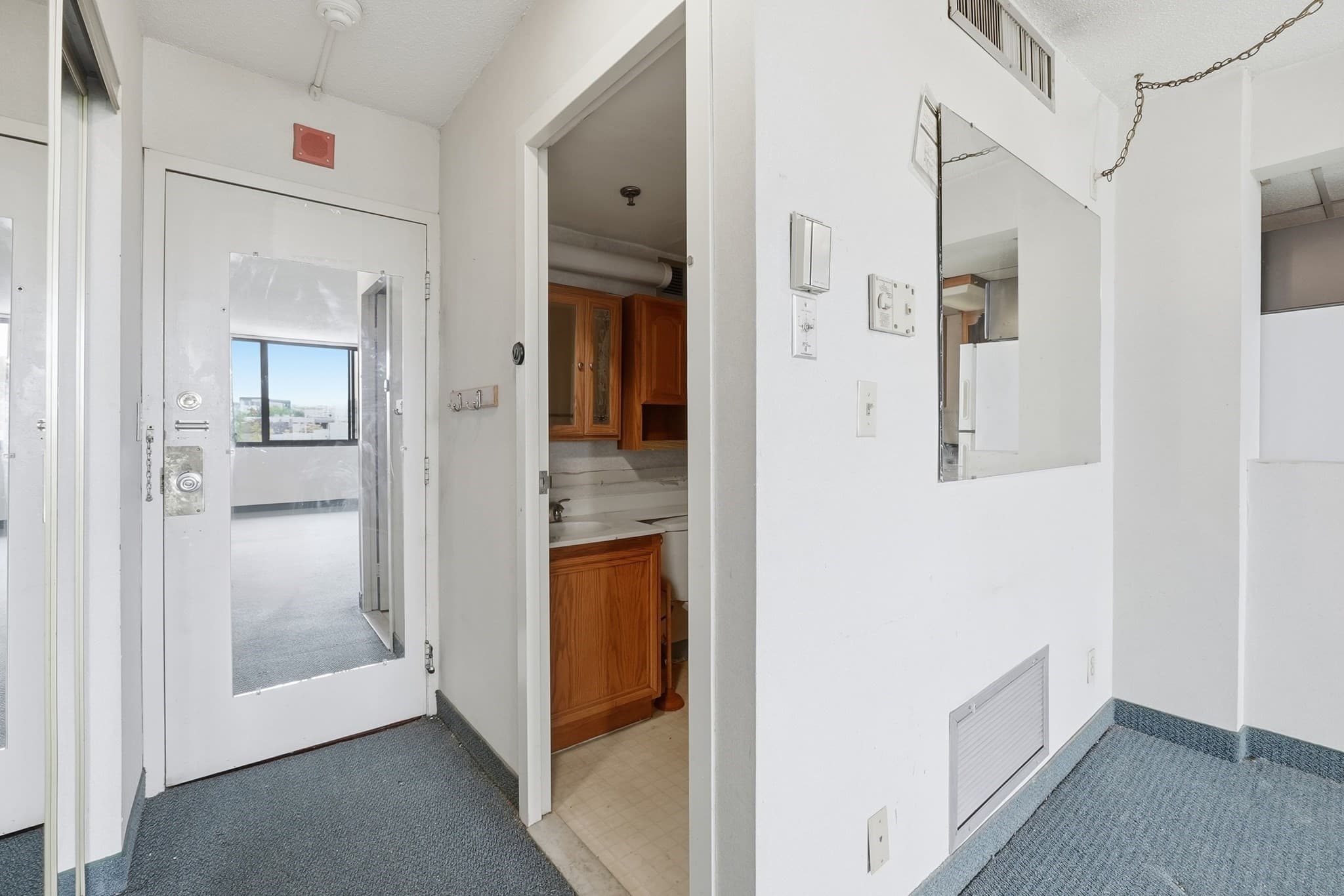 Condominium at 70 Southbridge St # 402, Worcester MA 01608, Worcester, photo 28 of 32