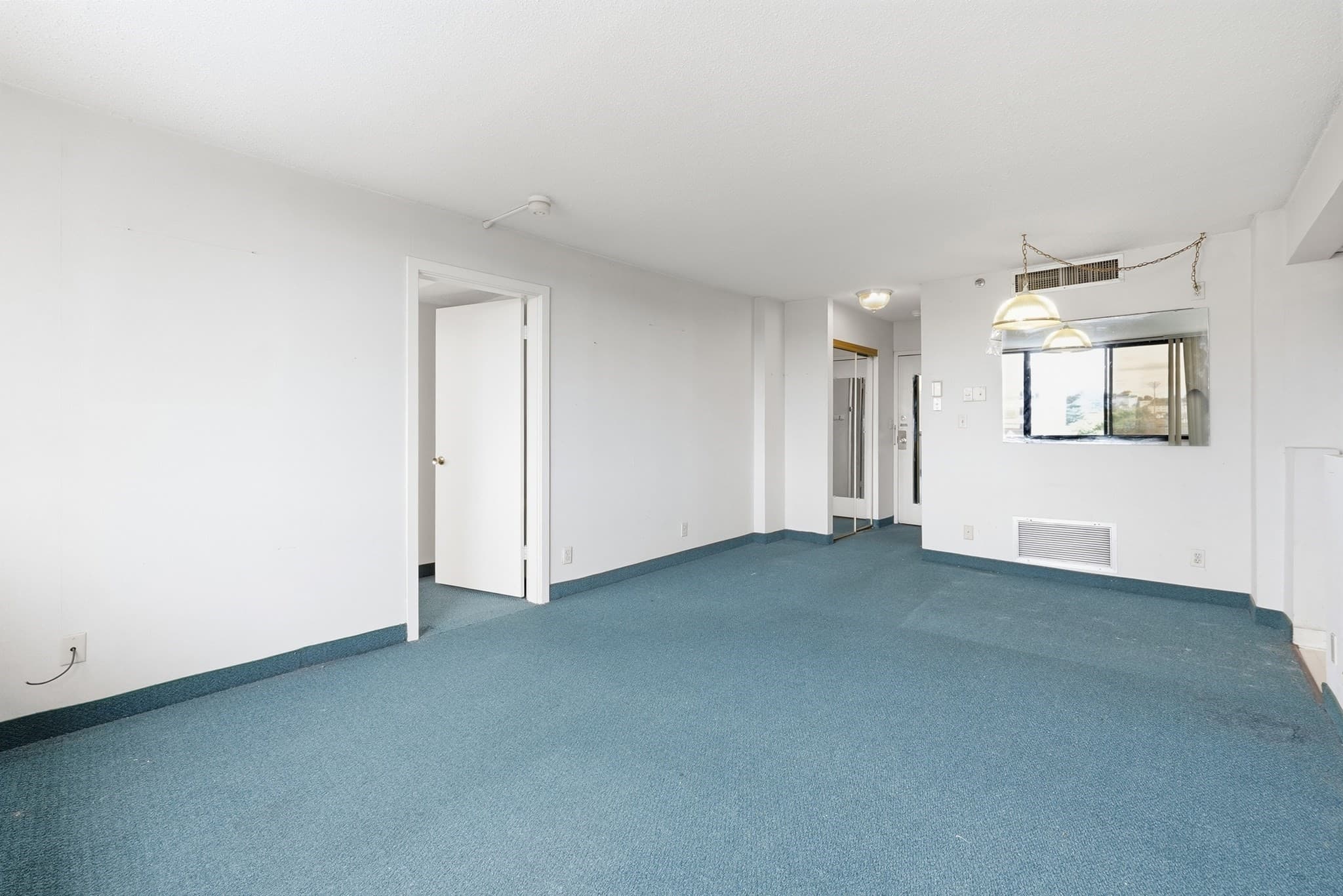 Condominium at 70 Southbridge St # 402, Worcester MA 01608, Worcester, photo 20 of 32