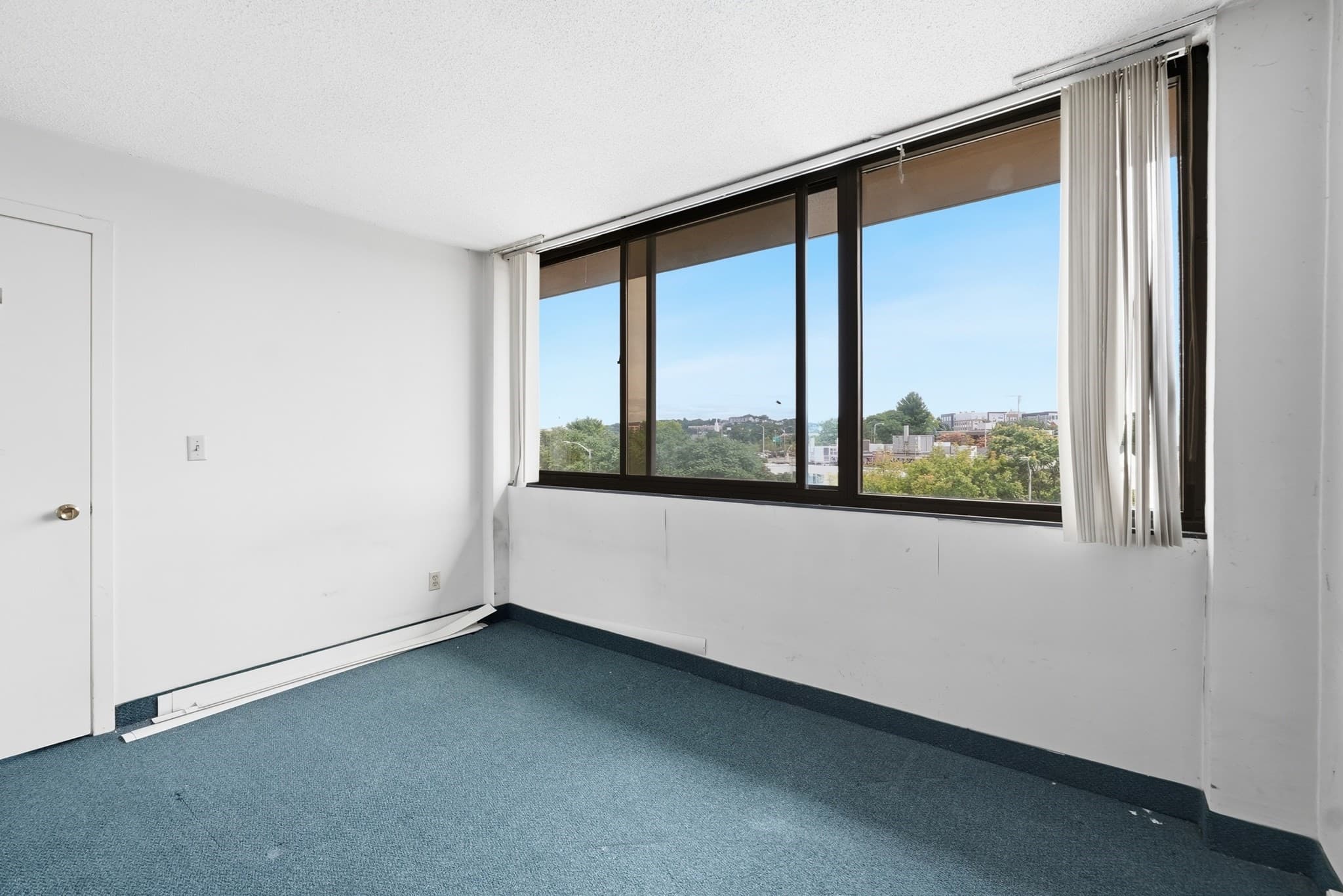 Condominium at 70 Southbridge St # 402, Worcester MA 01608, Worcester, photo 25 of 32