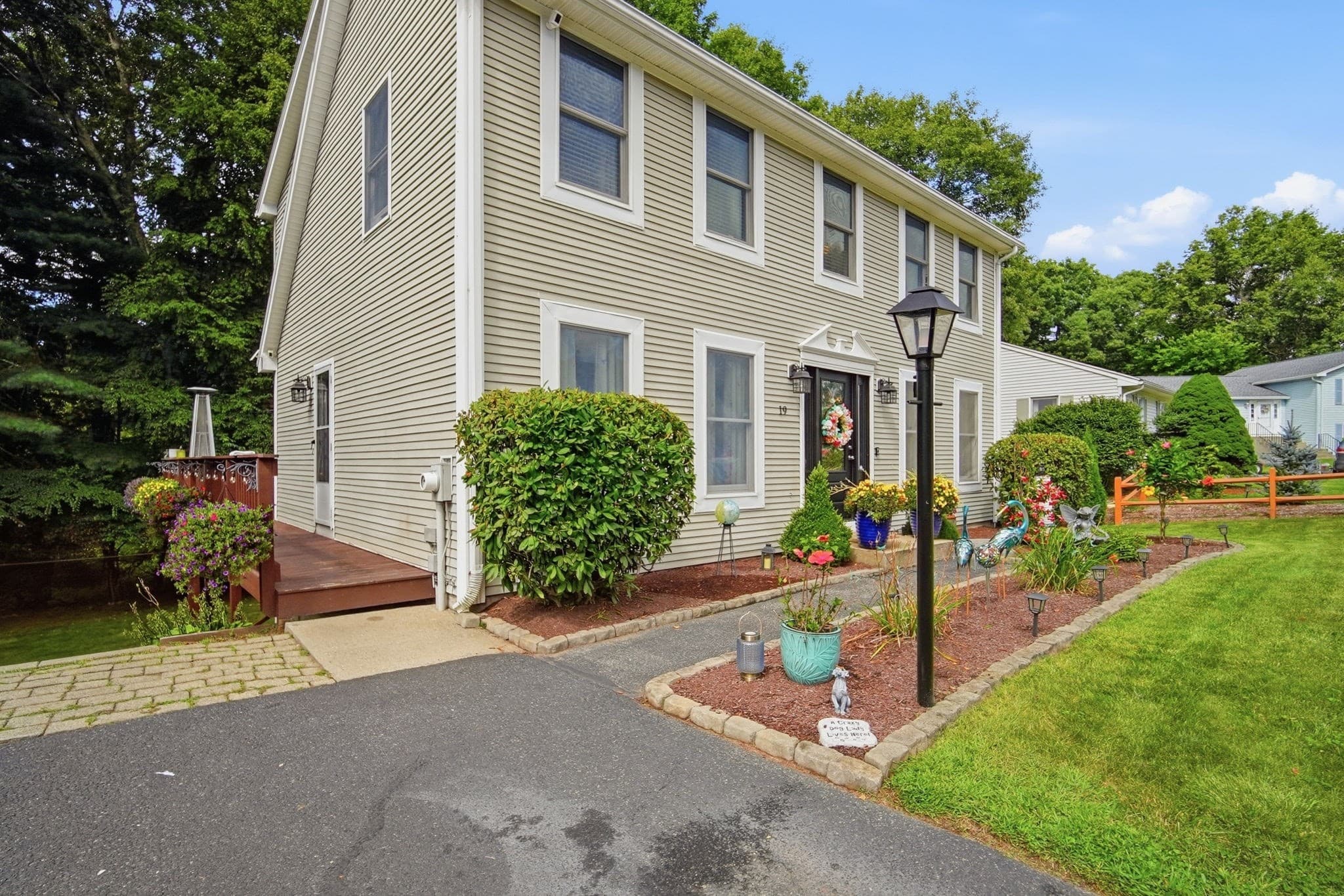 Single Family Residence at 19 Stephanie Cir, Springfield MA 01129, Springfield, photo 4 of 41