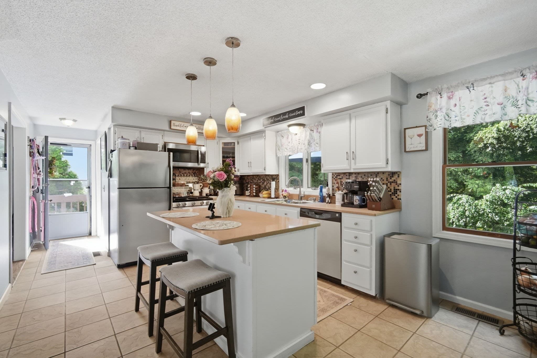 Single Family Residence at 19 Stephanie Cir, Springfield MA 01129, Springfield, photo 21 of 41