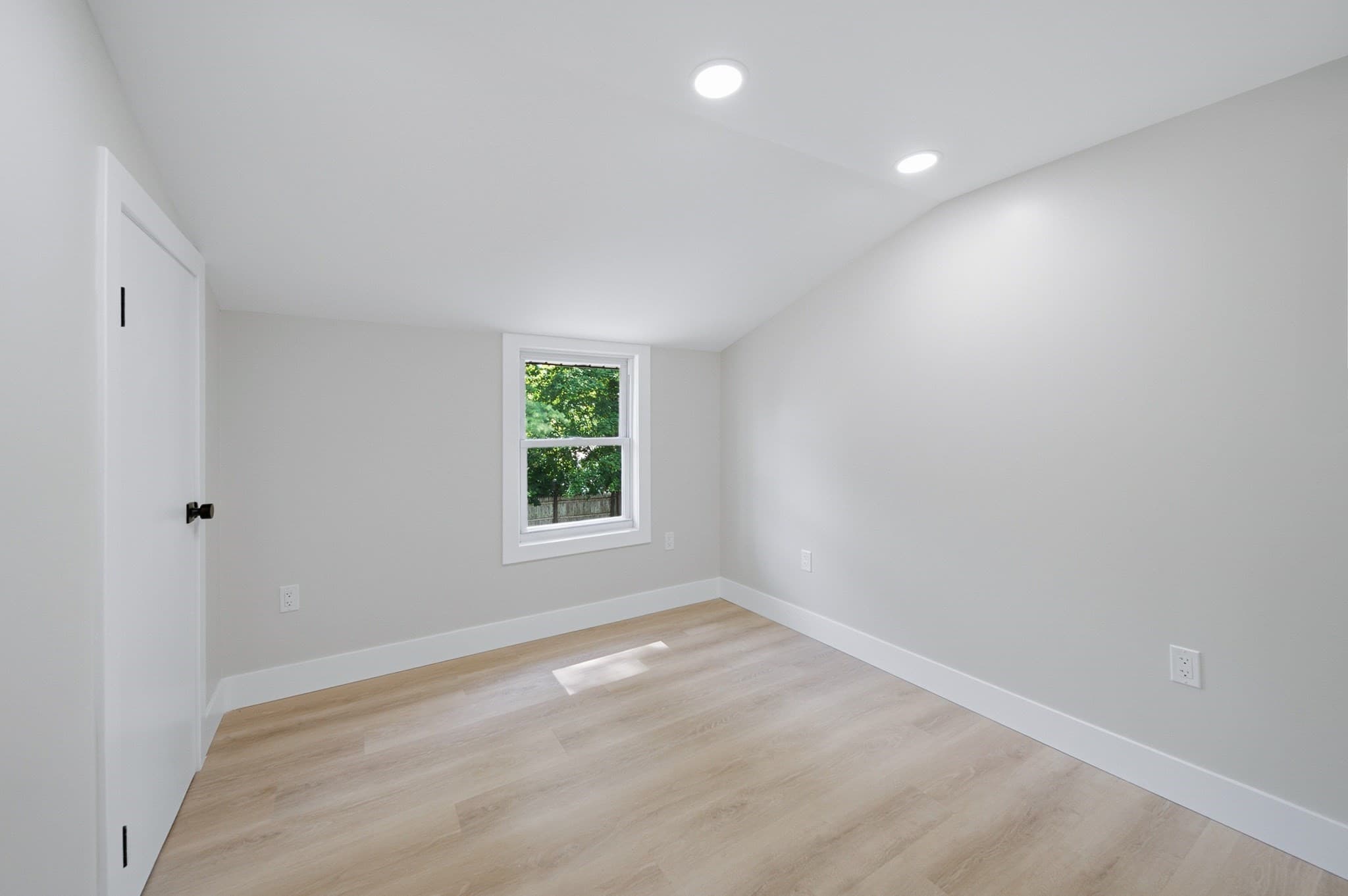 Single Family Residence at 31 Chippewa Dr, Wareham MA 02532, Wareham, photo 24 of 36