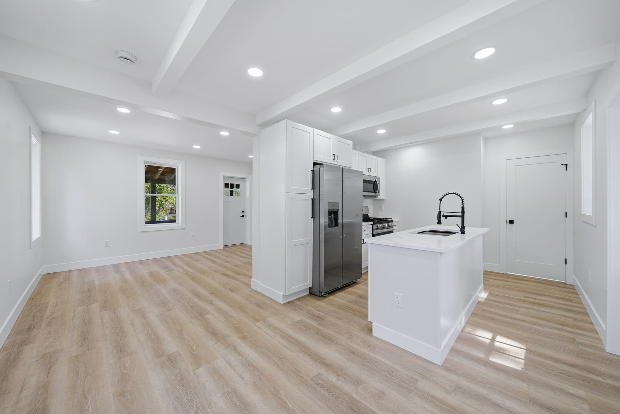 Single Family Residence at 31 Chippewa Dr, Wareham MA 02532, Wareham, photo 8 of 36