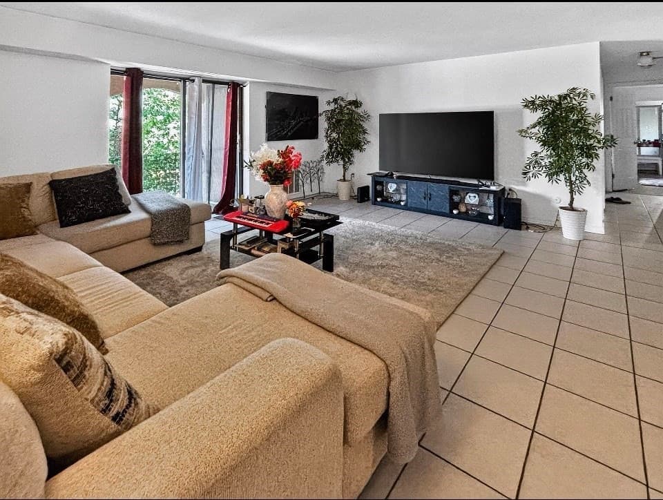 Condominium at 685 Oak St # 9, Brockton MA 02301, Brockton, photo 2 of 9