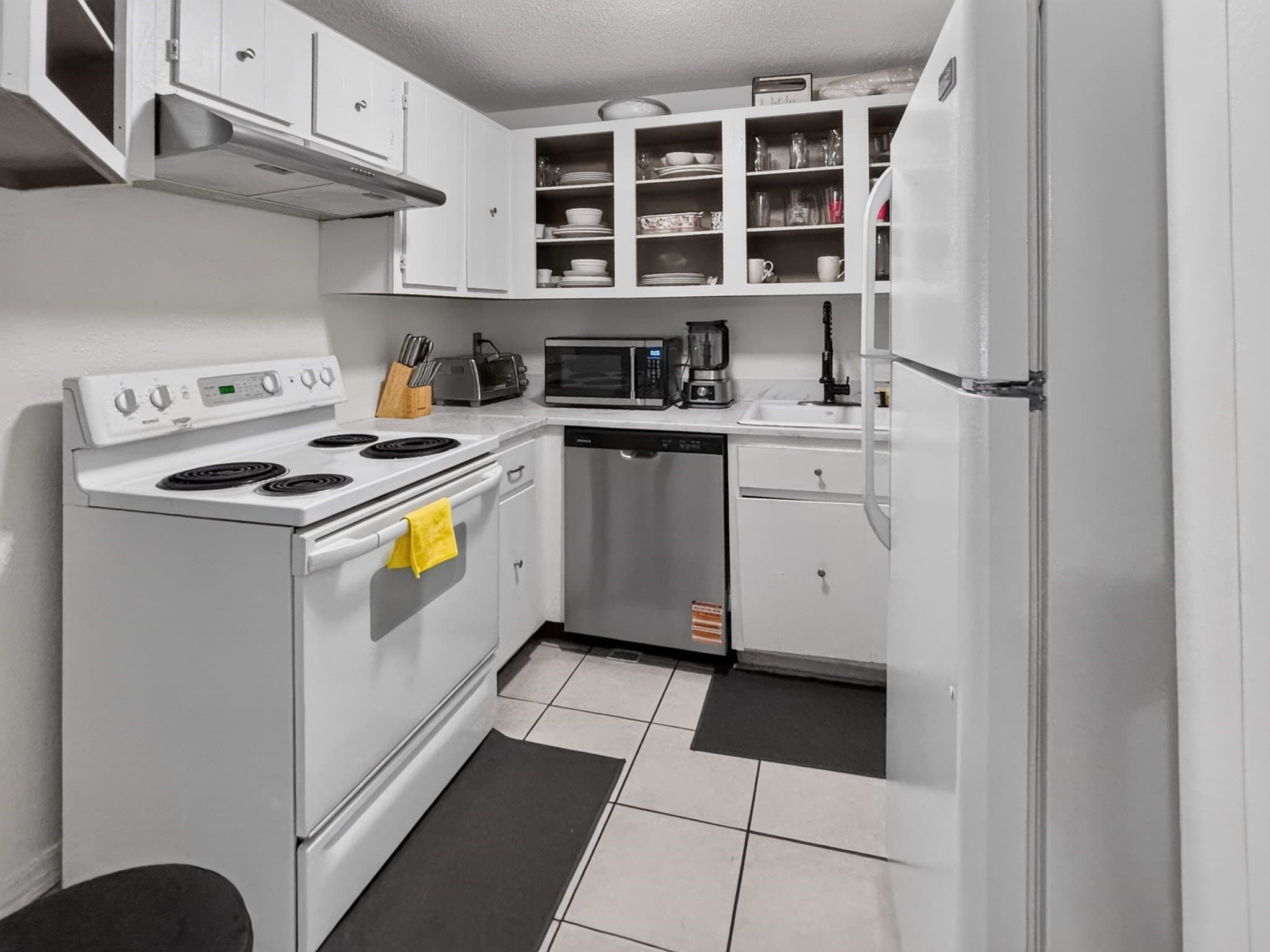 Condominium at 685 Oak St # 9, Brockton MA 02301, Brockton, photo 4 of 9