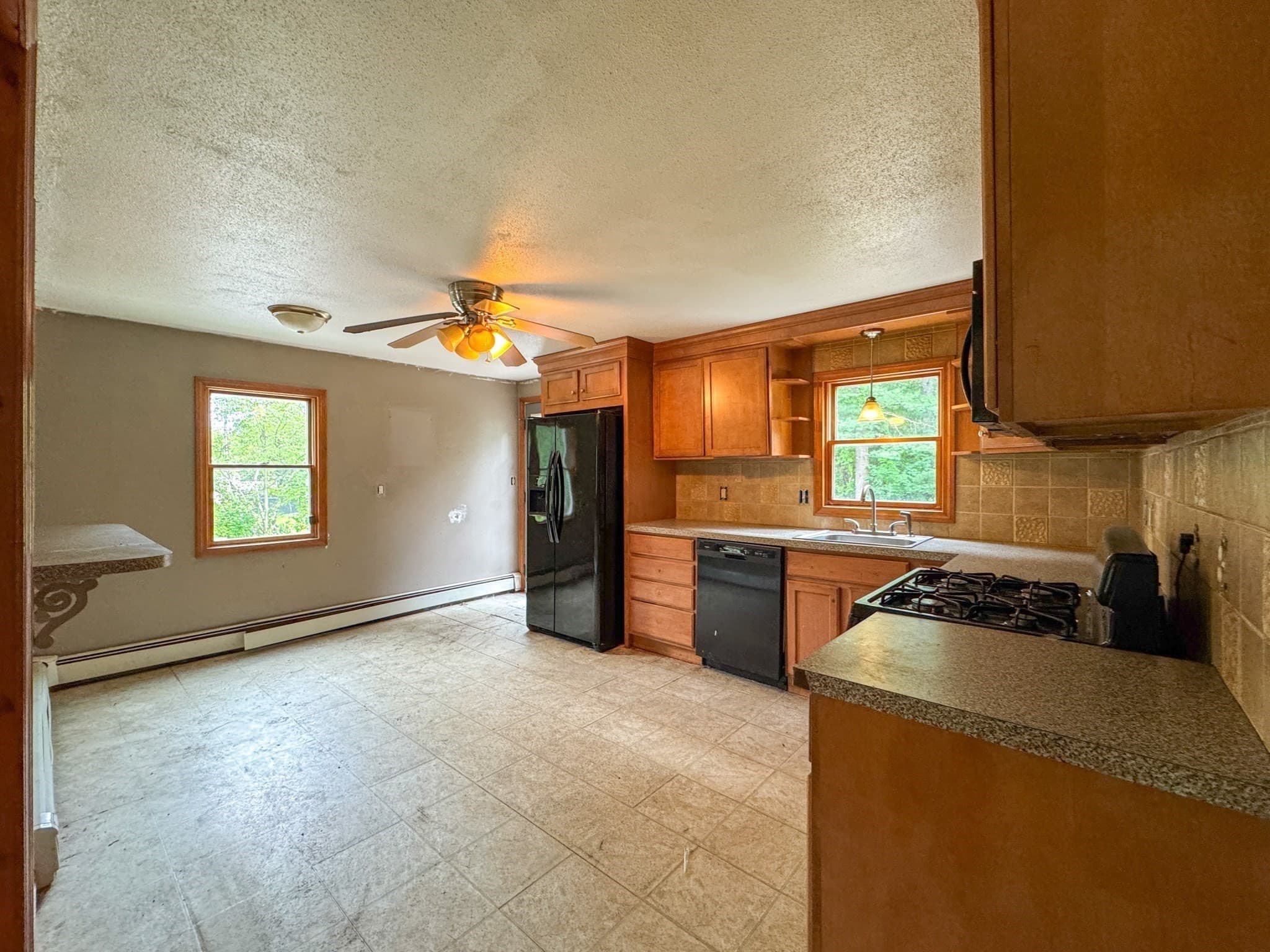 Single Family Residence at 66 S Harbor Rd, Townsend MA 01469, Townsend, photo 6 of 36