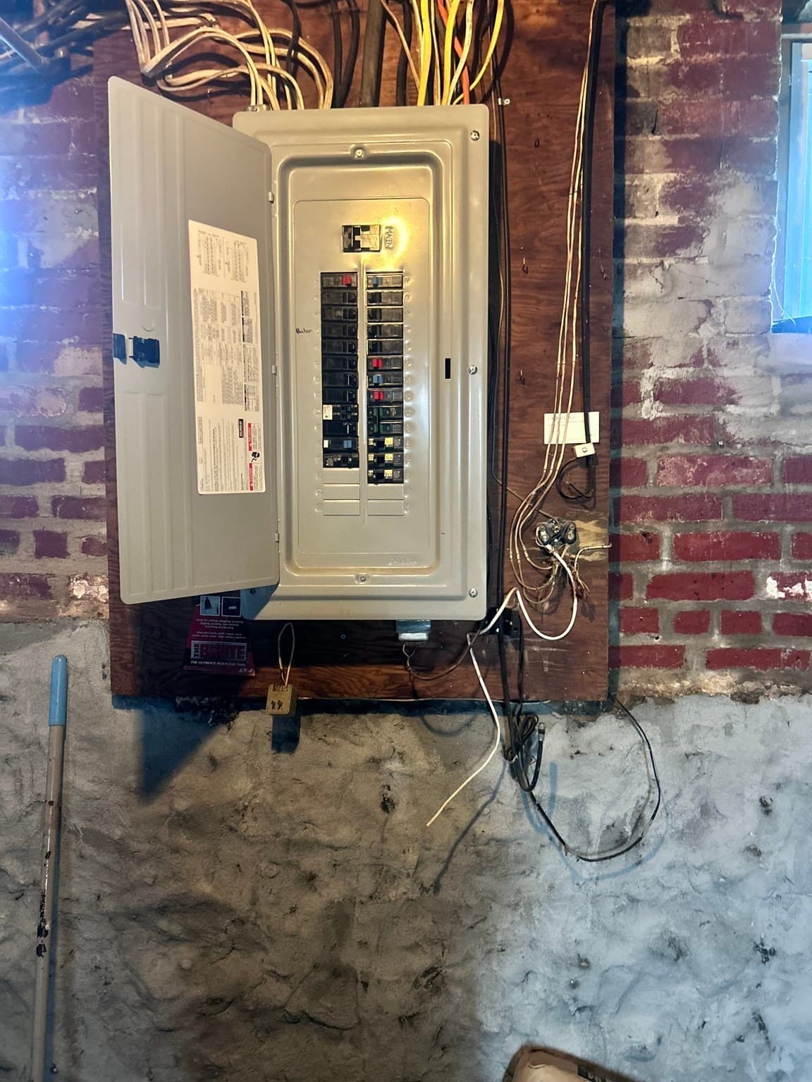 Single Family Residence at 161 Shawmut St, Chelsea MA 02150, Chelsea, photo 5 of 8