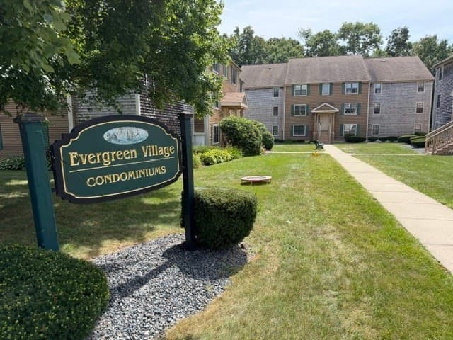 Condominium at 25 Eagle # 3, Brockton MA 02301, Brockton, photo 2 of 25