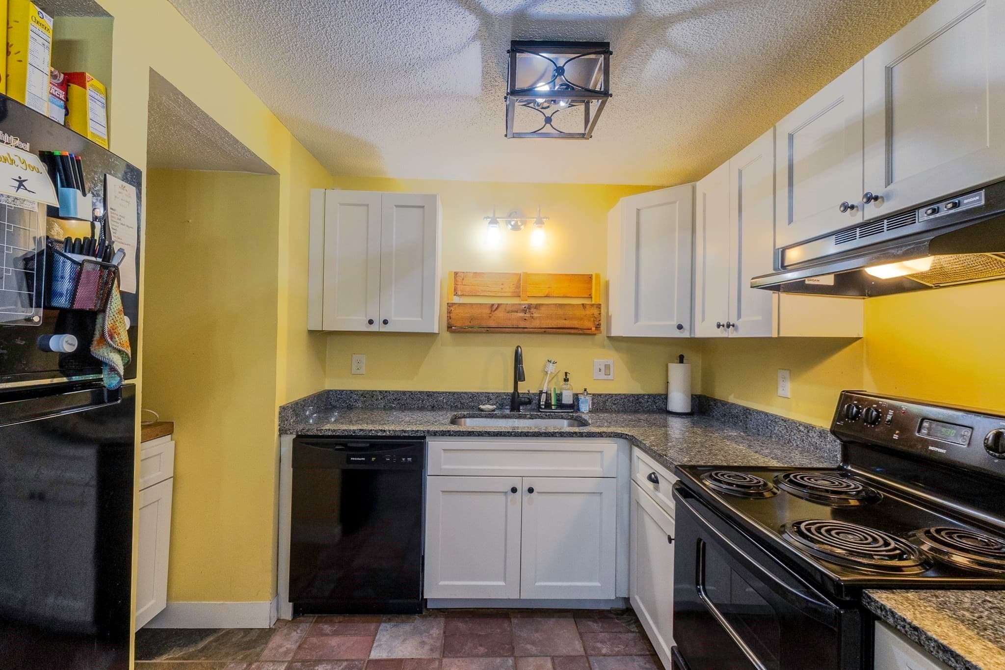 Condominium at 25 Eagle # 3, Brockton MA 02301, Brockton, photo 7 of 25