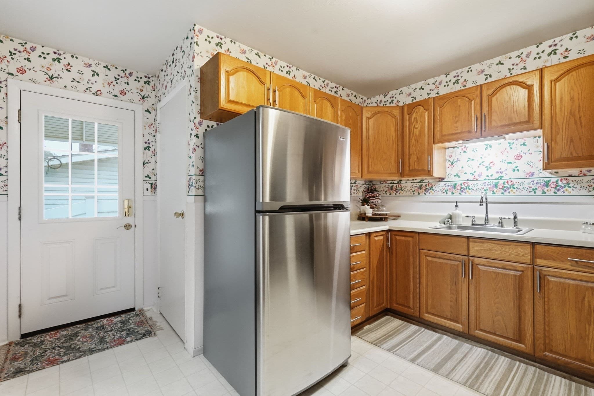 Single Family Residence at 161 Wolcott Ave, West Springfield MA 01089, West Springfield, photo 13 of 42