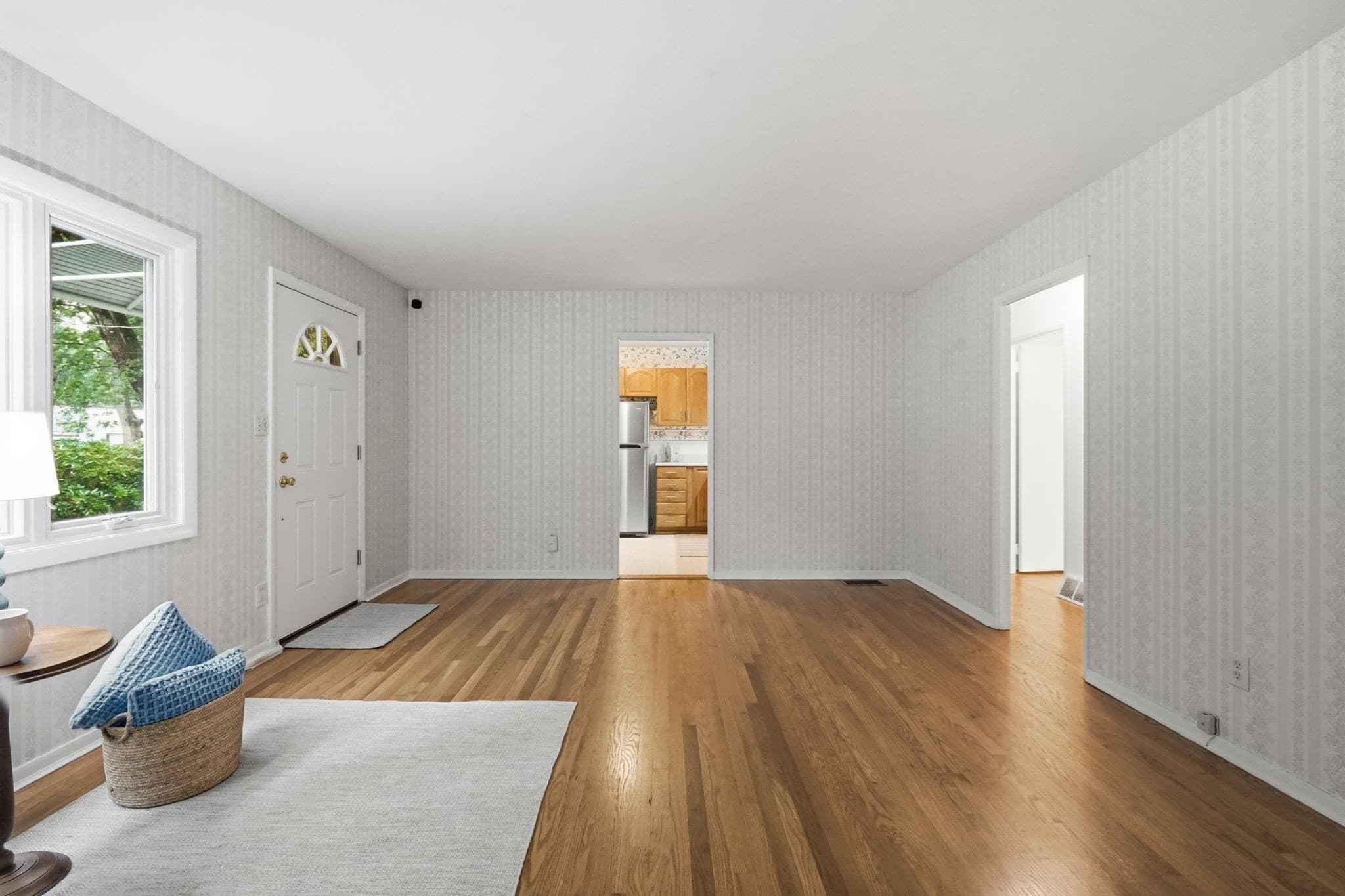 Single Family Residence at 161 Wolcott Ave, West Springfield MA 01089, West Springfield, photo 5 of 42