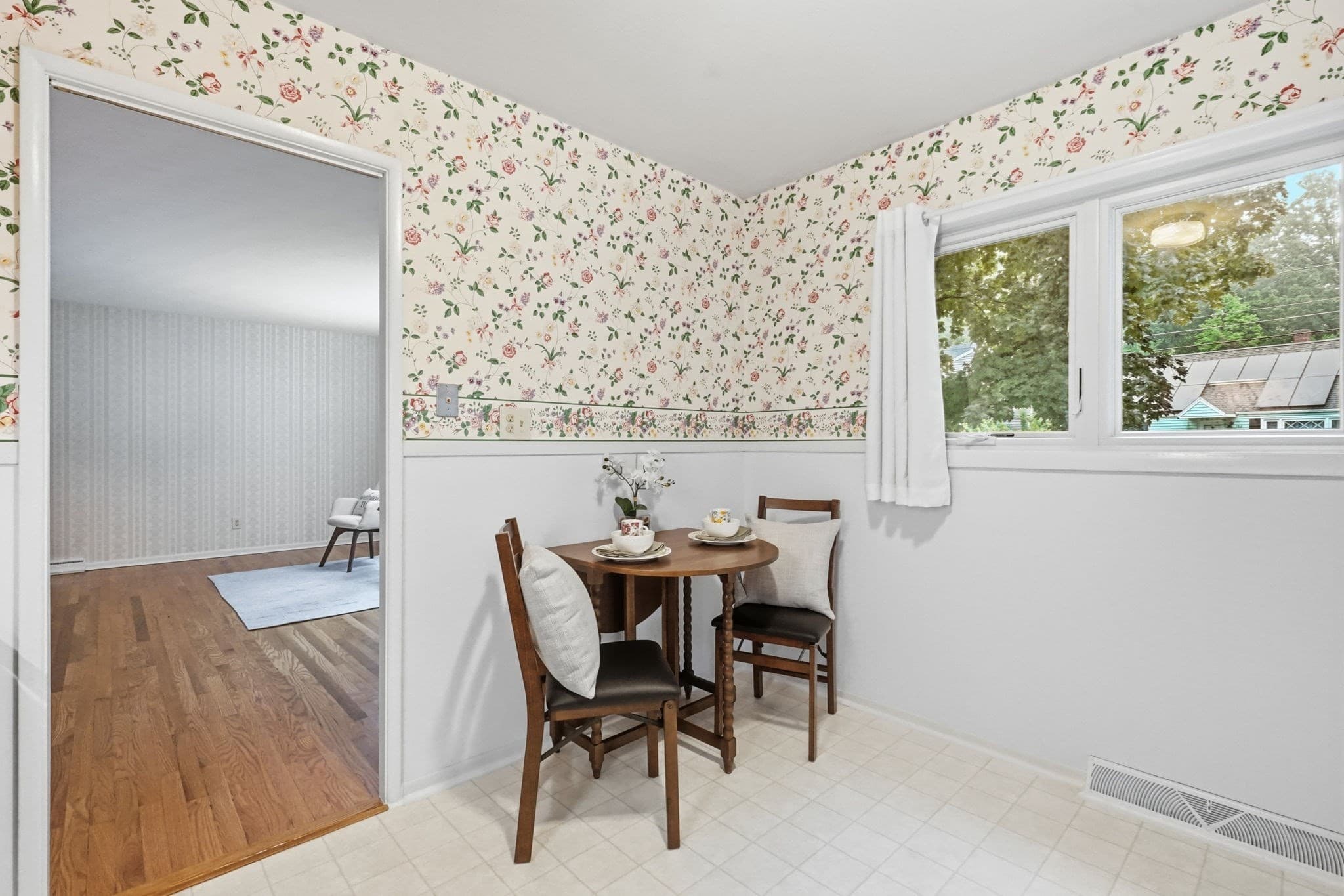 Single Family Residence at 161 Wolcott Ave, West Springfield MA 01089, West Springfield, photo 10 of 42