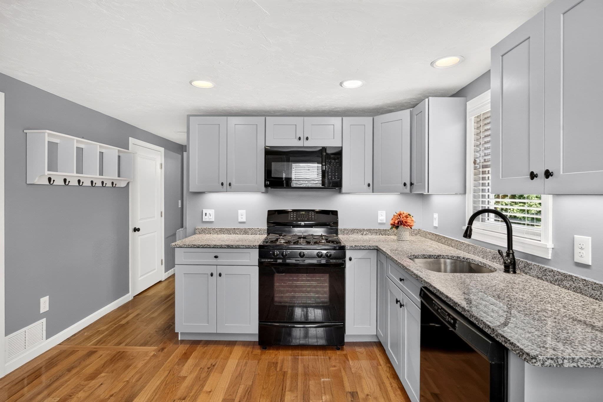 Single Family Residence at 52 Willimantic Drive, Barnstable MA 02648, Barnstable, photo 3 of 37