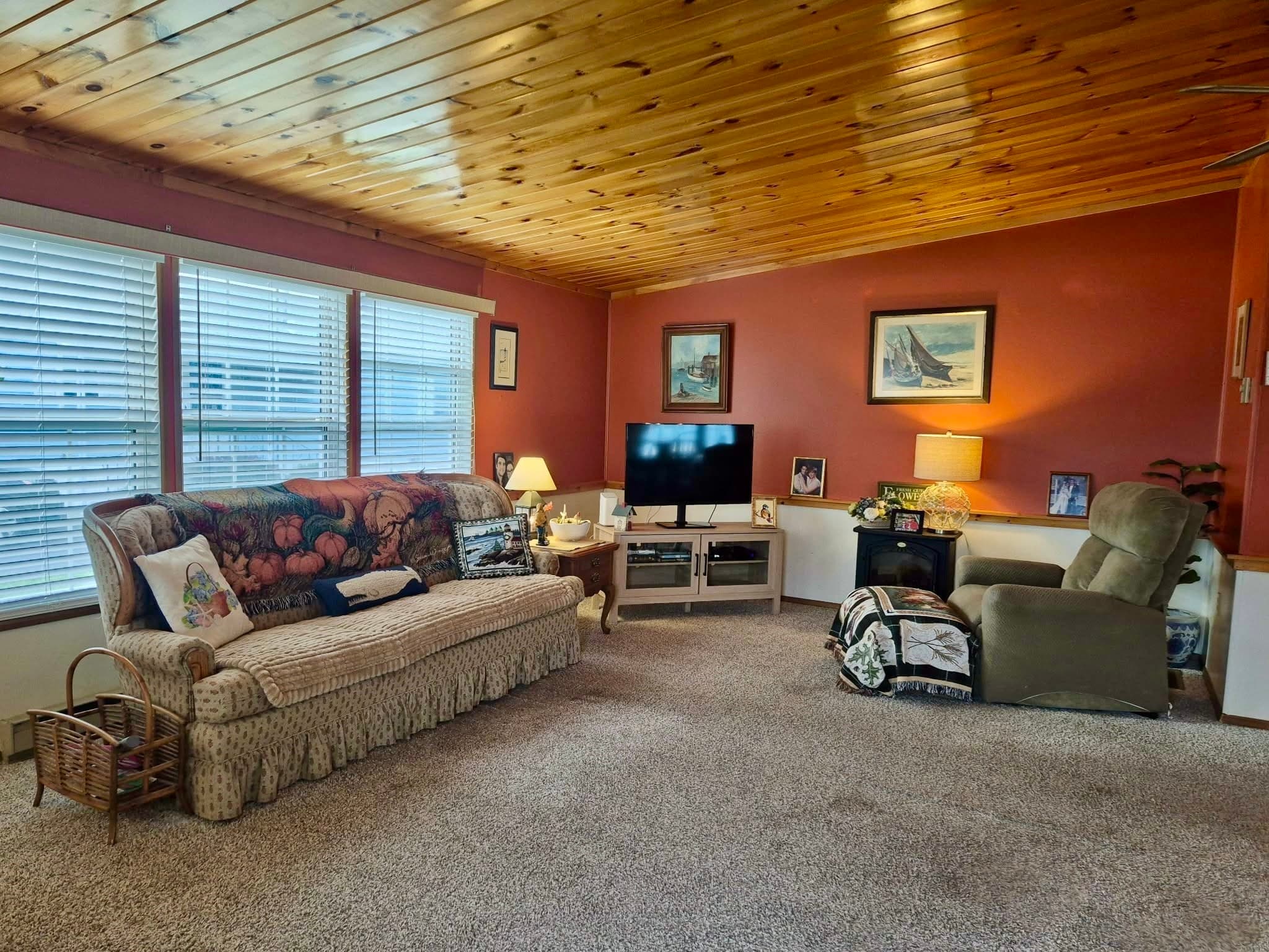 Mobile Home at 47 Nantucket Drive # 47, Taunton MA 02780, Taunton, photo 9 of 28