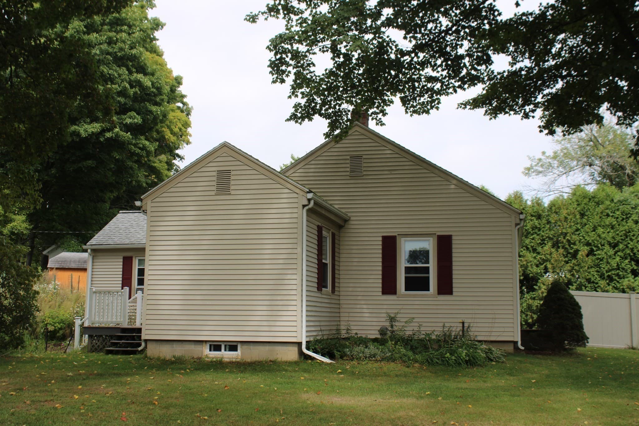 Single Family Residence at 260 Conway Rd, Deerfield MA 01373, Deerfield, photo 3 of 24