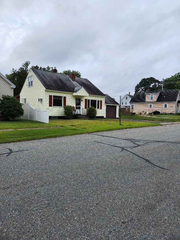 81 King St, Nashua NH 03060