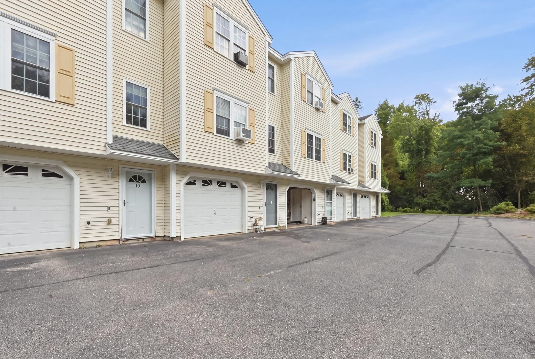350 Riverbend St # 111, Athol MA 01331