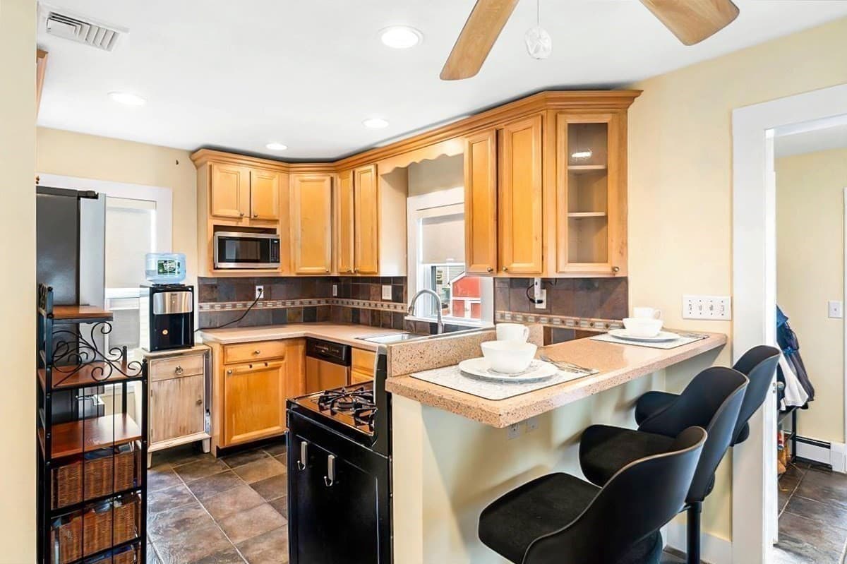 Condominium at 28 Everett Steet # 1, Woburn MA 01801, Woburn, photo 5 of 18