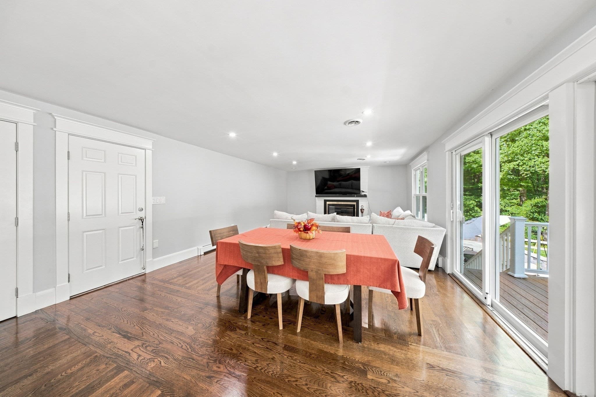 Single Family Residence at 134 Parker Rd, Framingham MA 01702, Framingham, photo 7 of 42