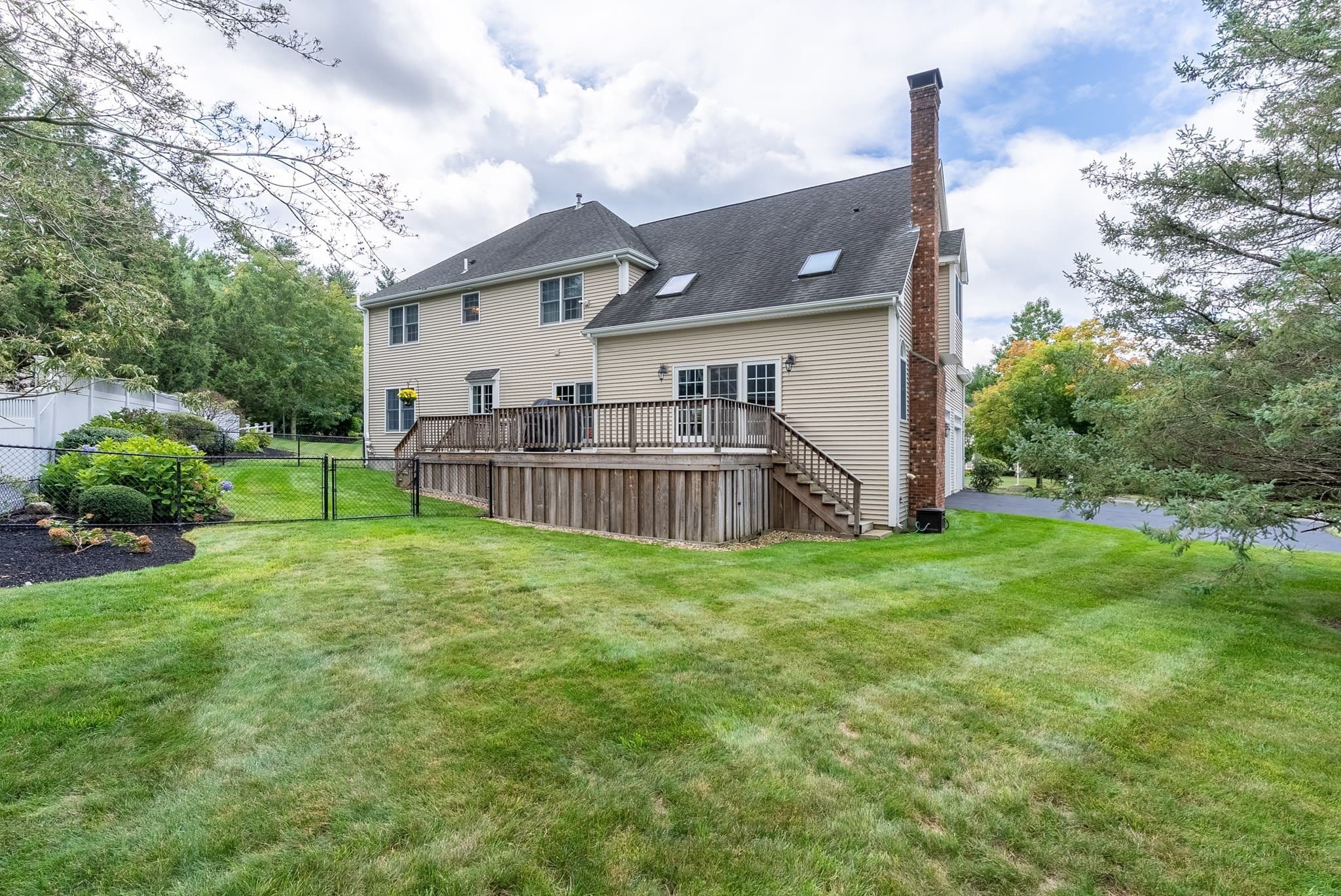 Single Family Residence at 16 Ridgeview Lane, Mansfield MA 02048, Mansfield, photo 3 of 42