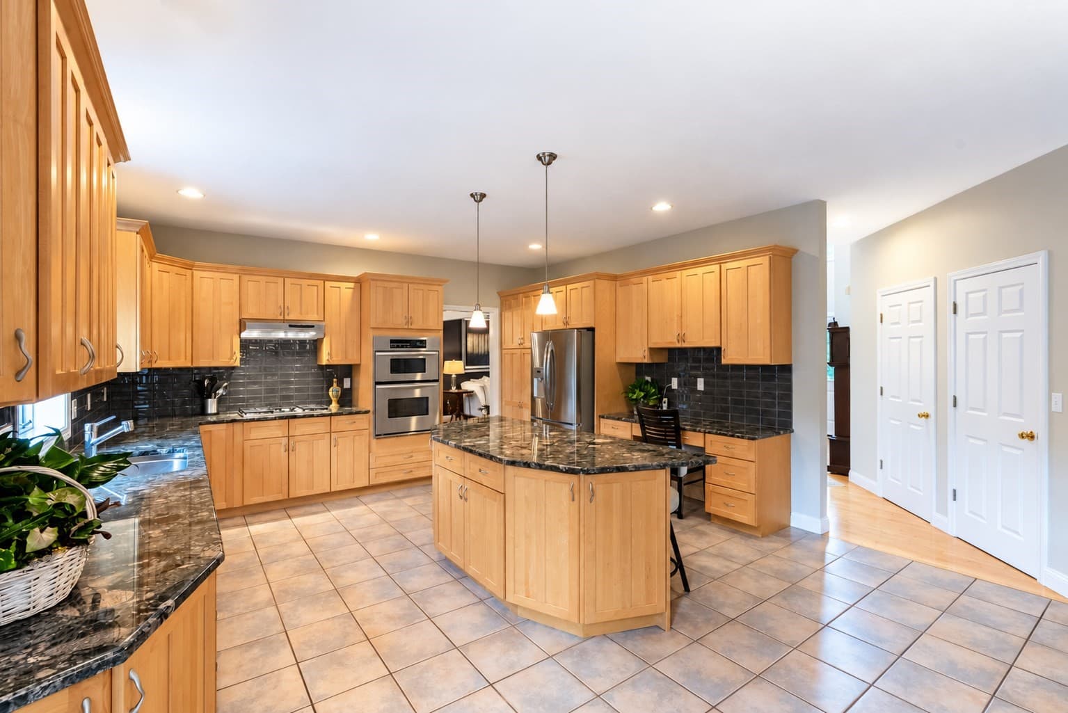 Single Family Residence at 16 Ridgeview Lane, Mansfield MA 02048, Mansfield, photo 8 of 42