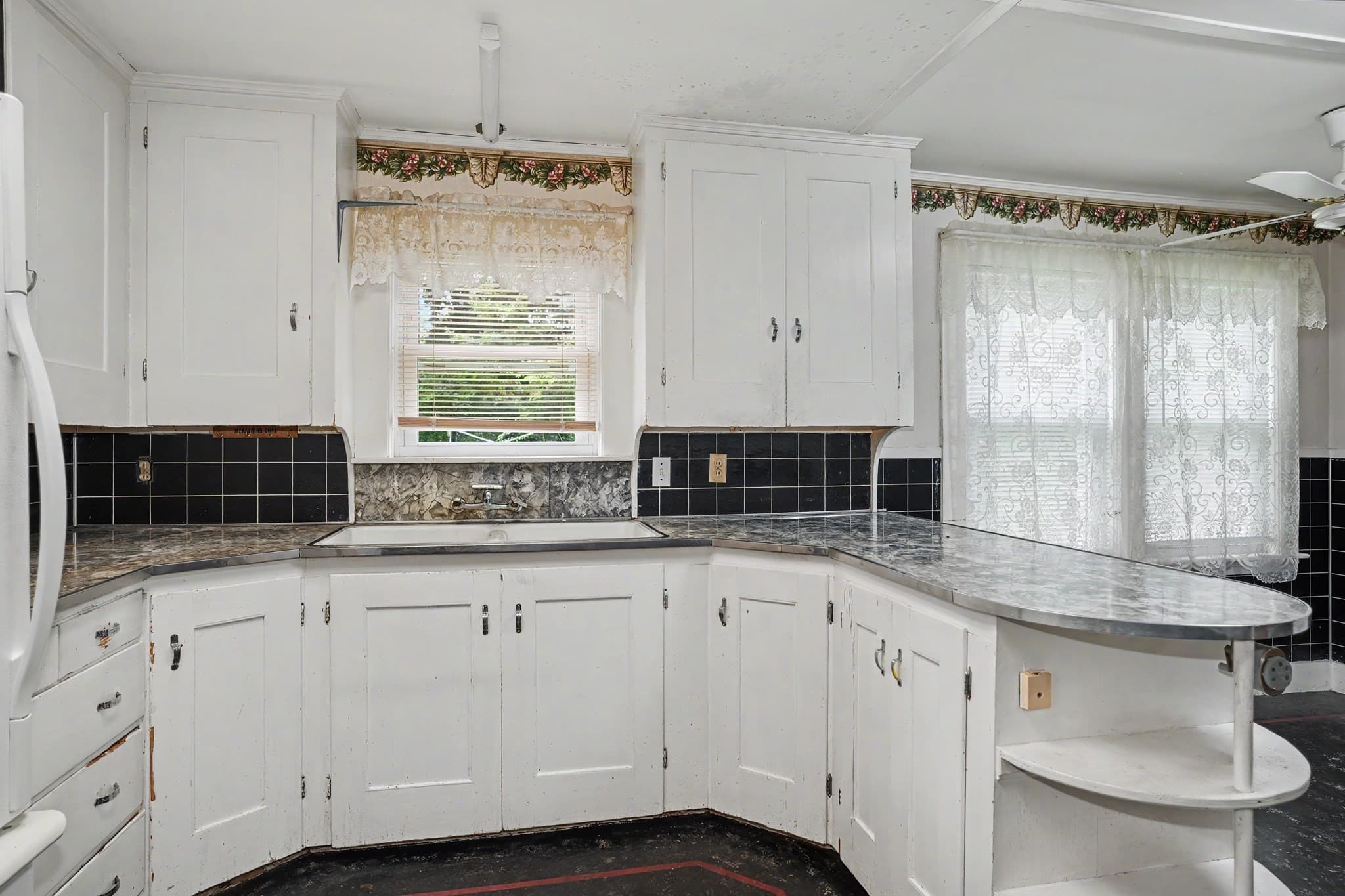 Single Family Residence at 10 Westbrook Rd, Northborough MA 01532, Northborough, photo 7 of 25