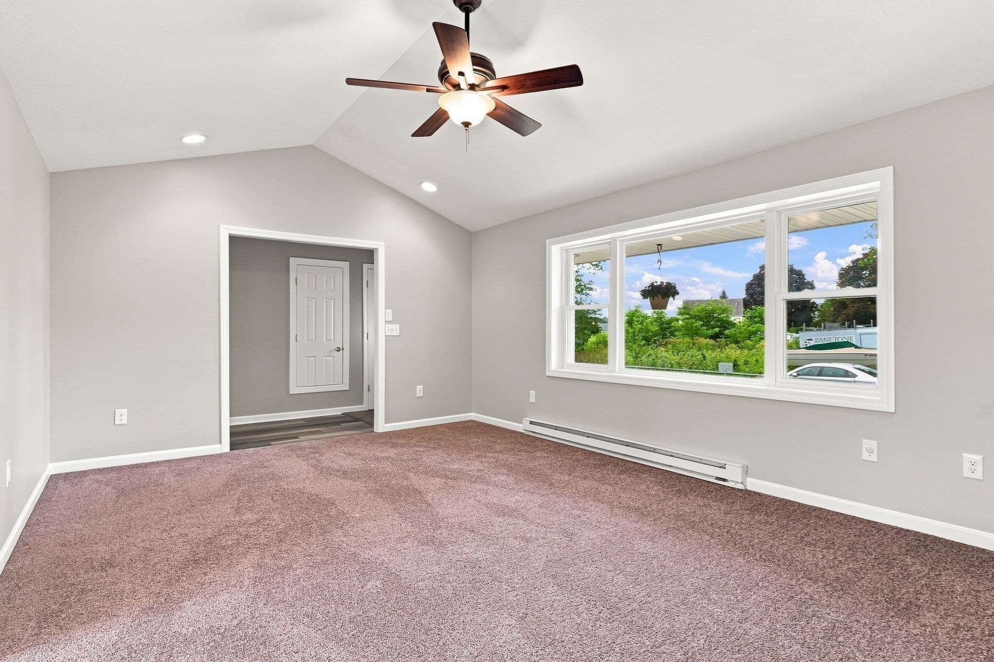 Single Family Residence at 192 Empire St, Chicopee MA 01013, photo 2 of 42