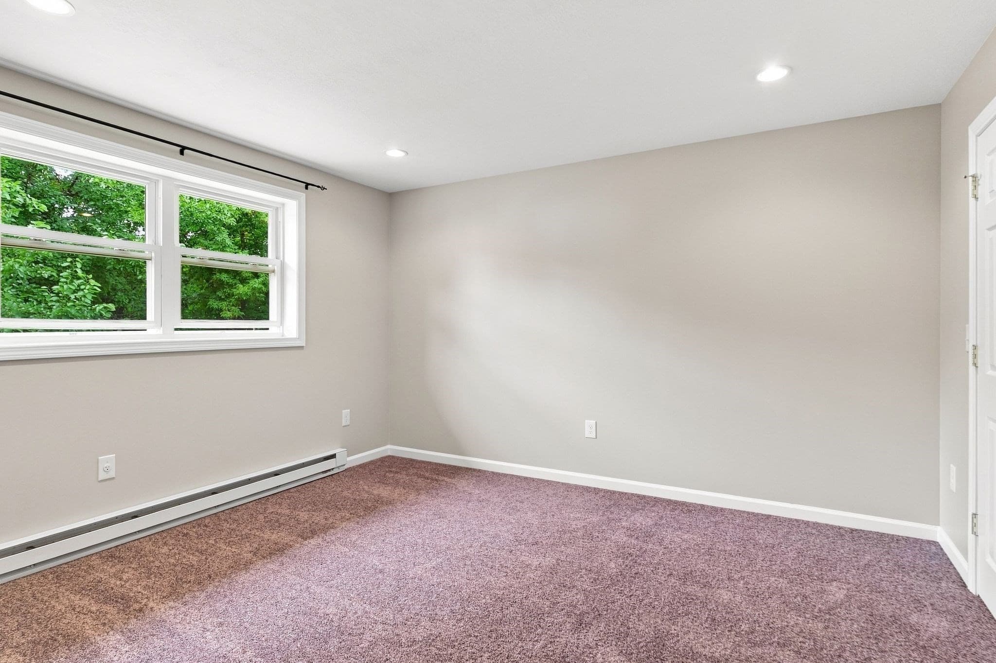 Single Family Residence at 192 Empire St, Chicopee MA 01013, photo 6 of 42