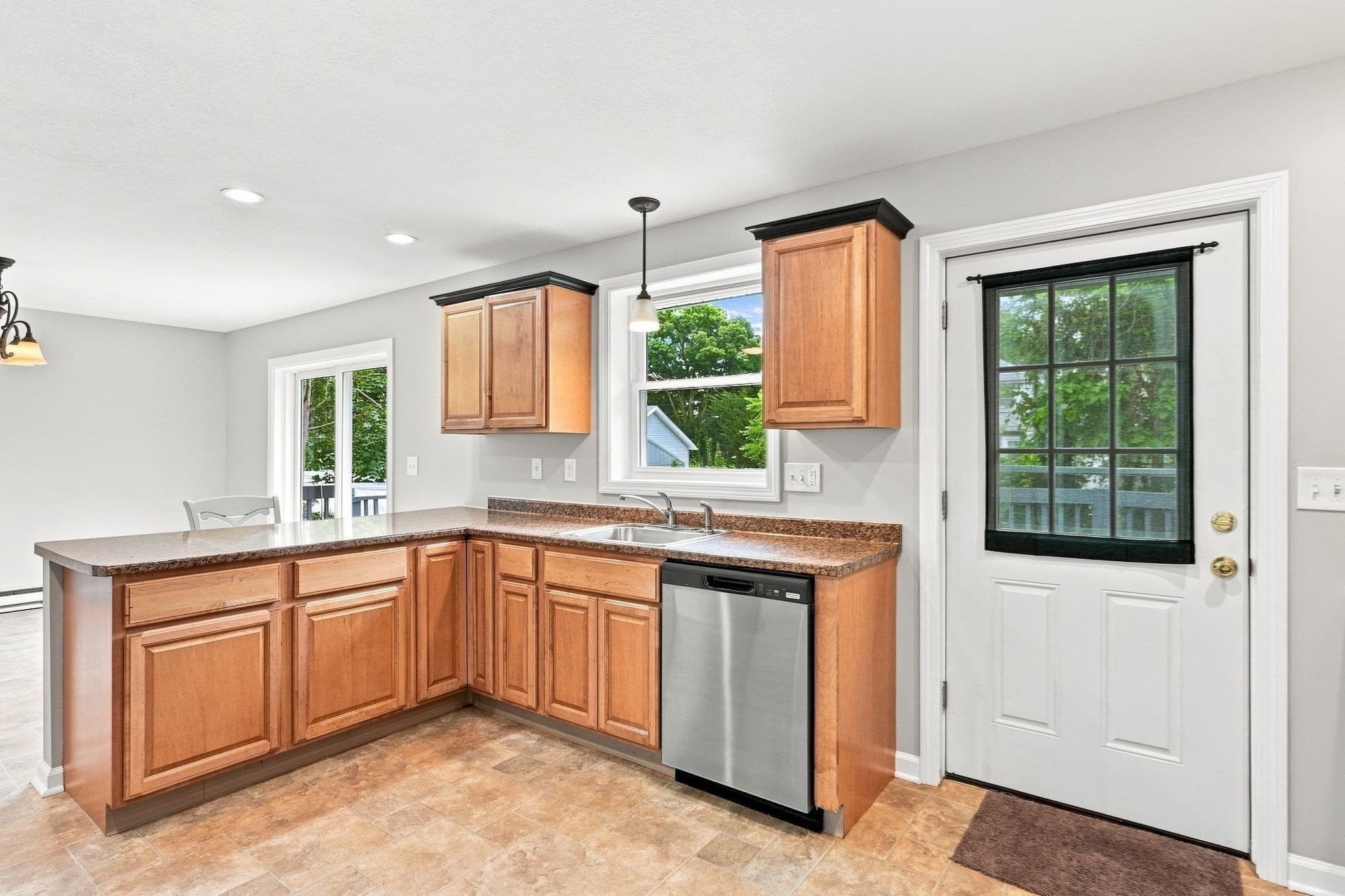 Single Family Residence at 192 Empire St, Chicopee MA 01013, photo 8 of 42