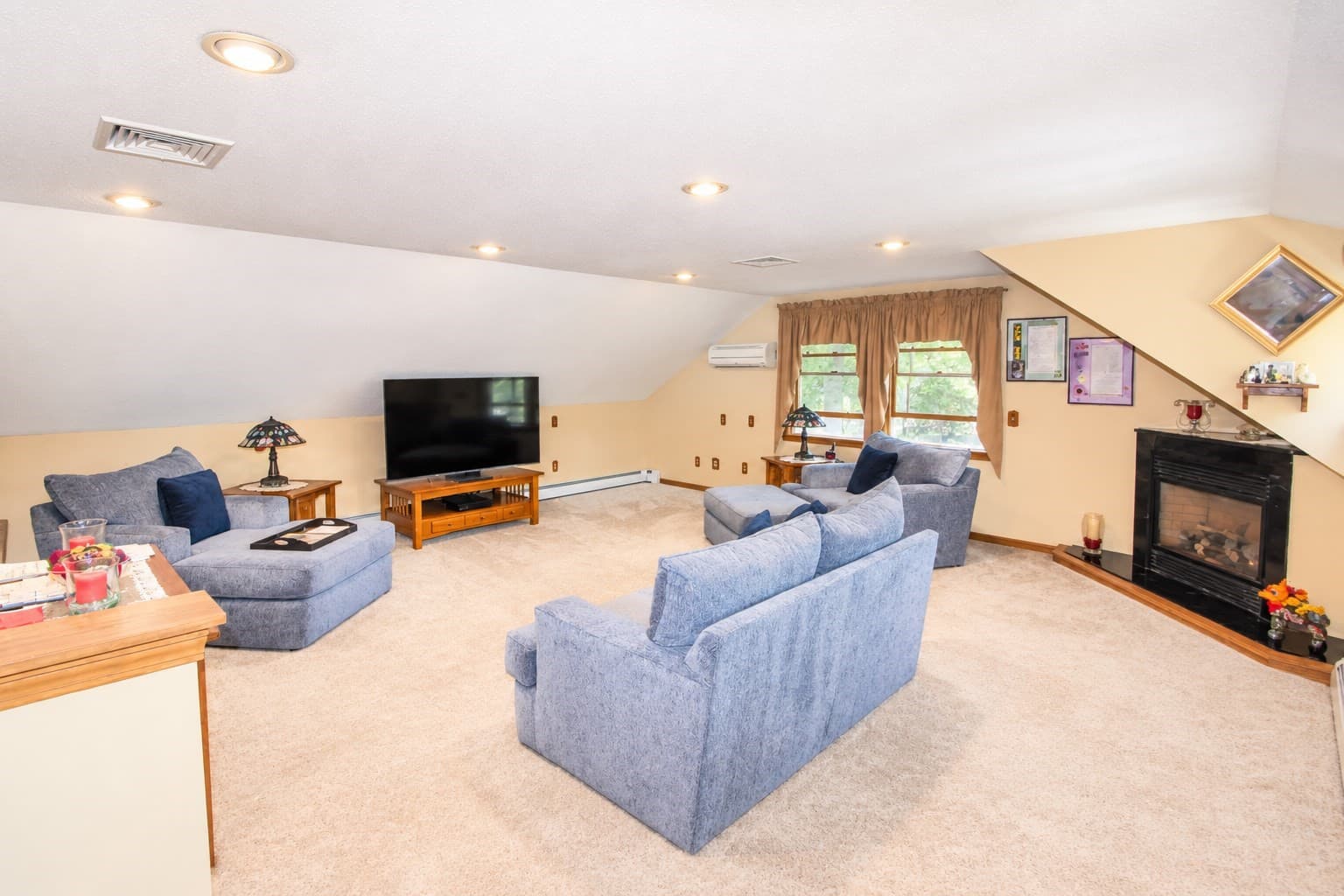Single Family Residence at 125 Boxwood Ln, Bridgewater MA 02324, Bridgewater, photo 16 of 32