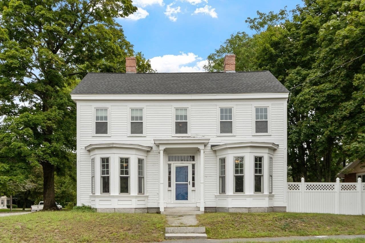 727 Andover, Lowell MA 01852