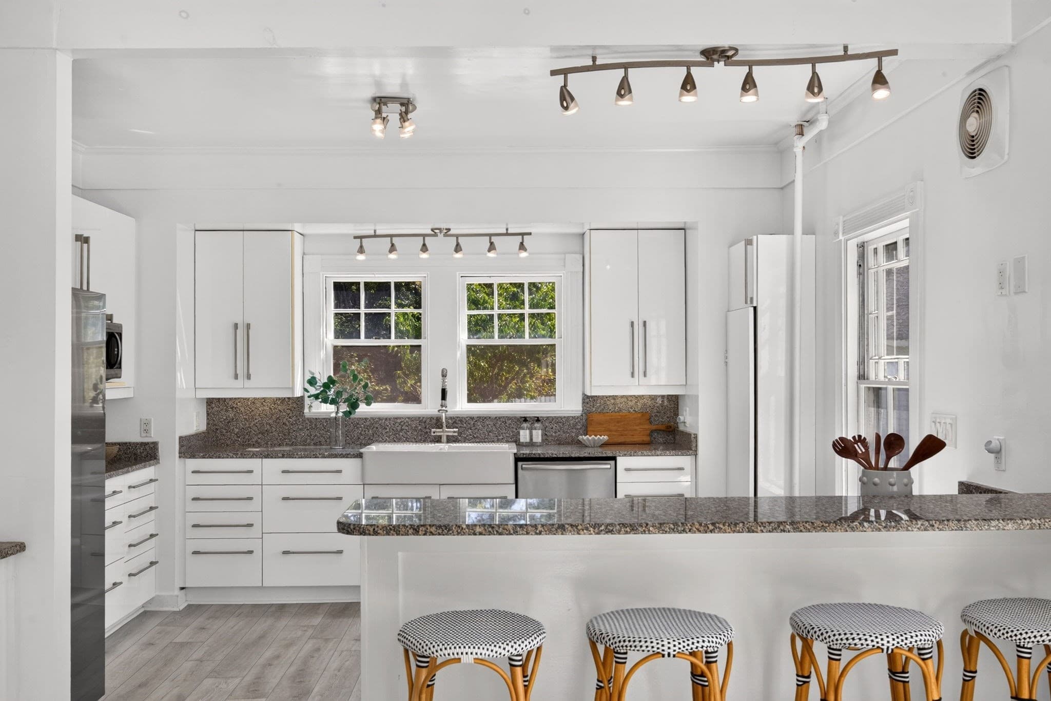 Single Family Residence at 1 Main St, Falmouth MA 02540, Falmouth, photo 16 of 40