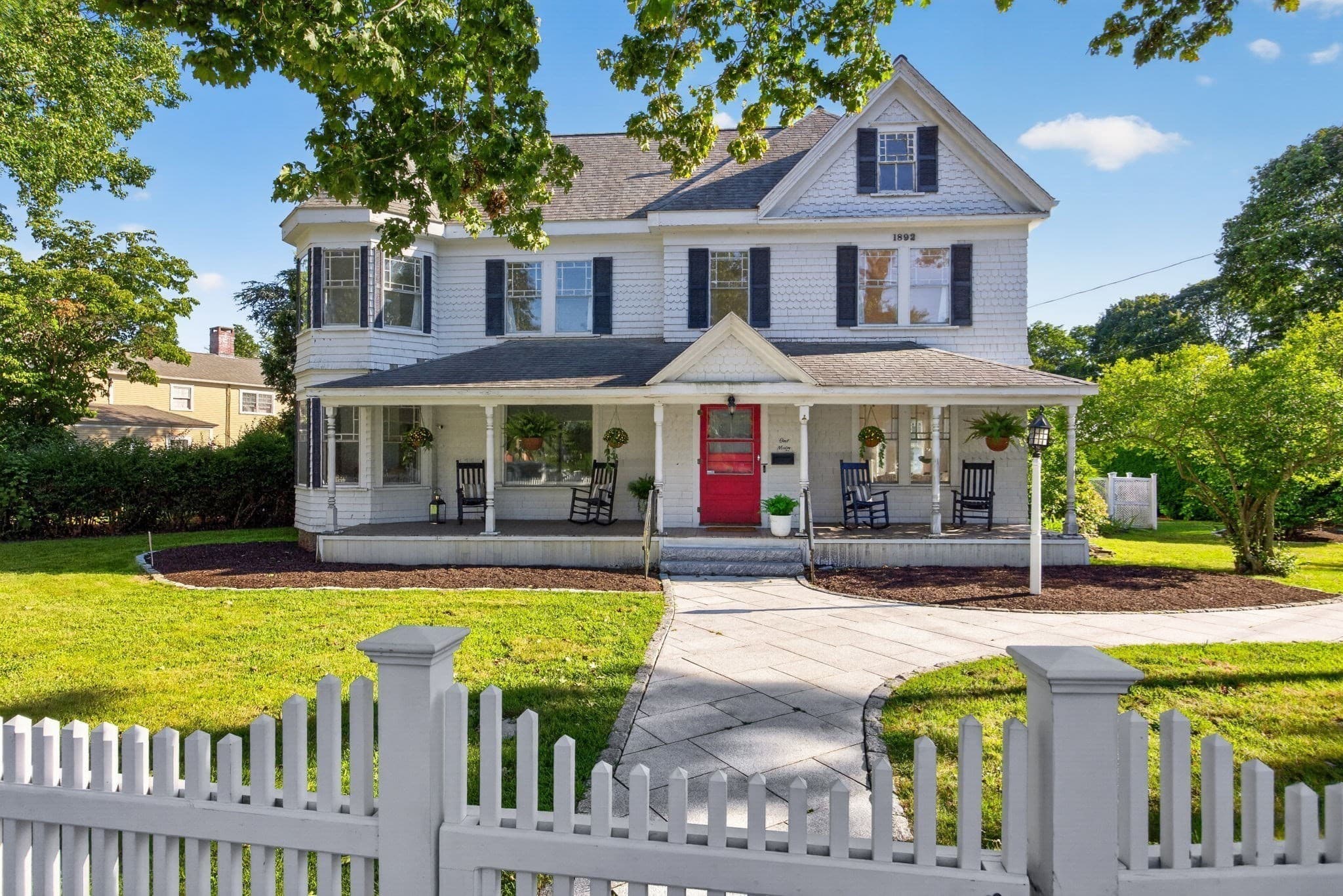 1 Main St, Falmouth MA 02540
