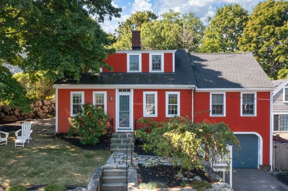 24 Mount Pleasant St, Rockport MA 01966