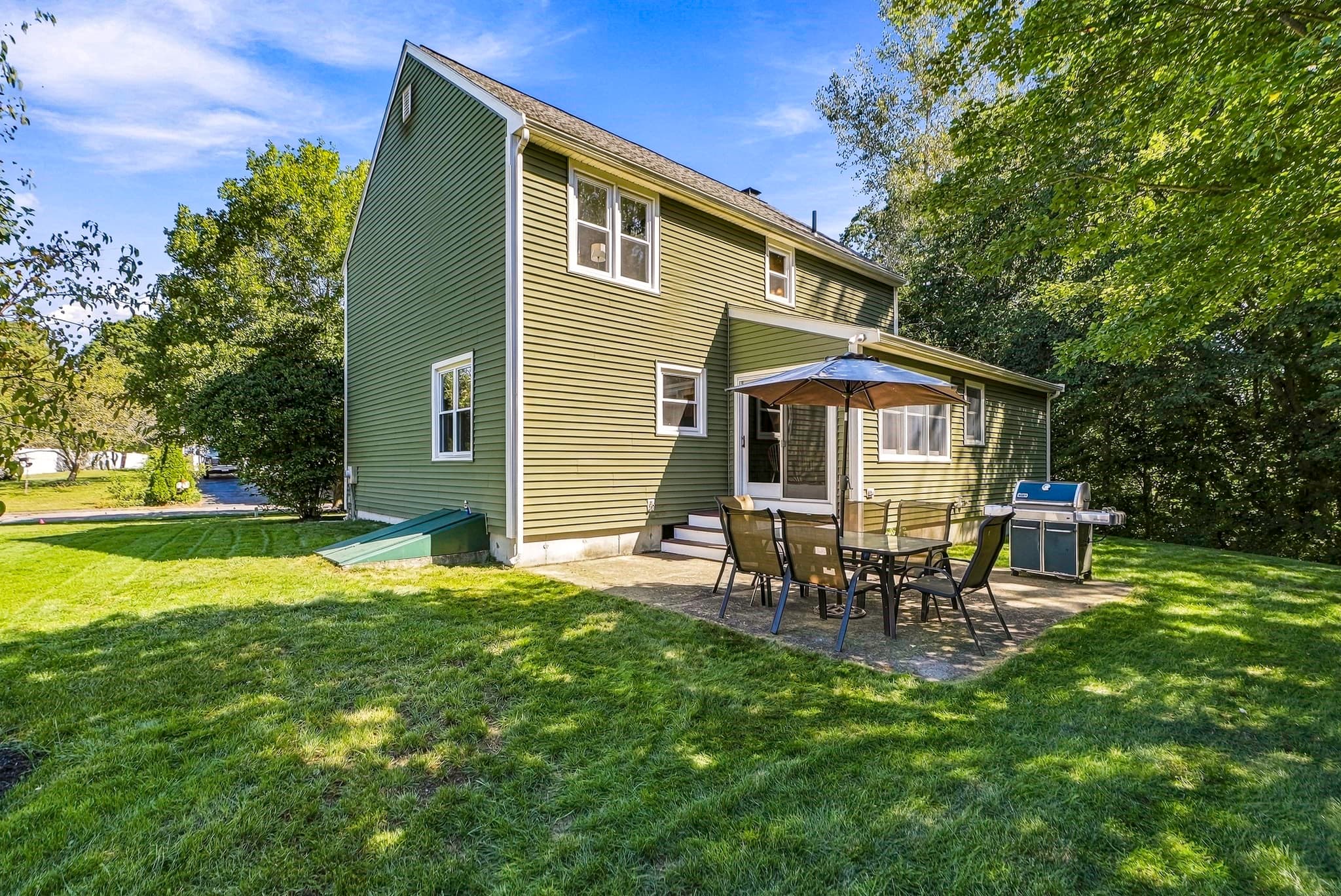 Single Family Residence at 4 Florence Cir, Upton MA 01568, Upton, photo 38 of 42